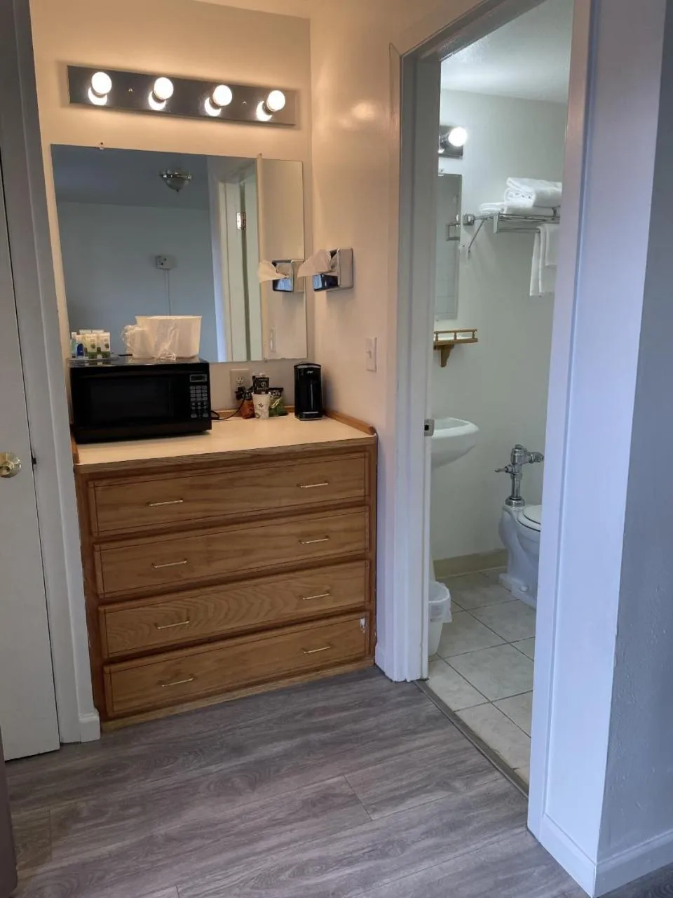 Bathroom in Rodeway Inn & Suites Omak - Okanogan