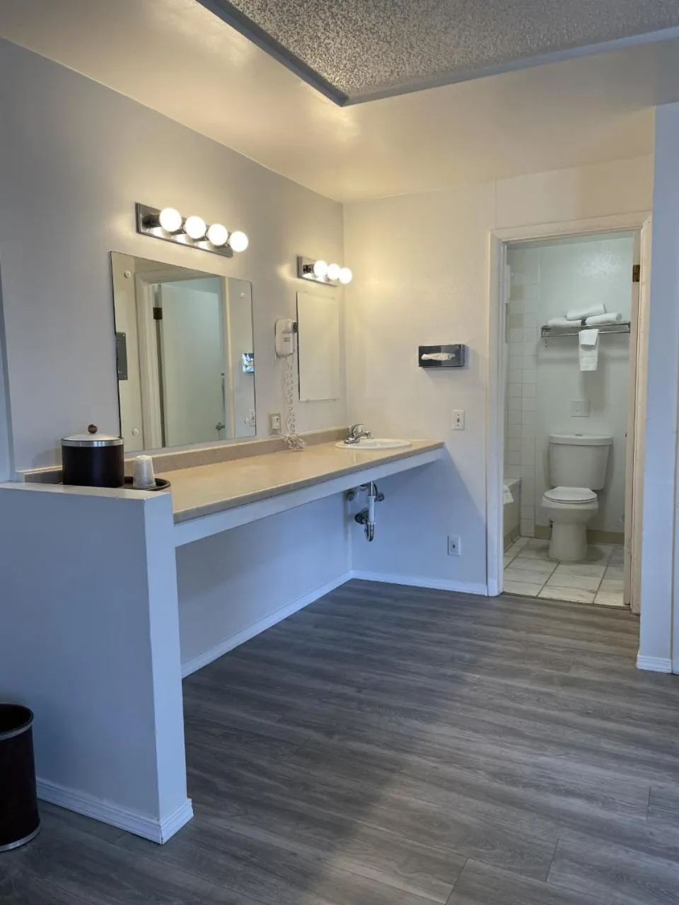 Bathroom in Rodeway Inn & Suites Omak - Okanogan