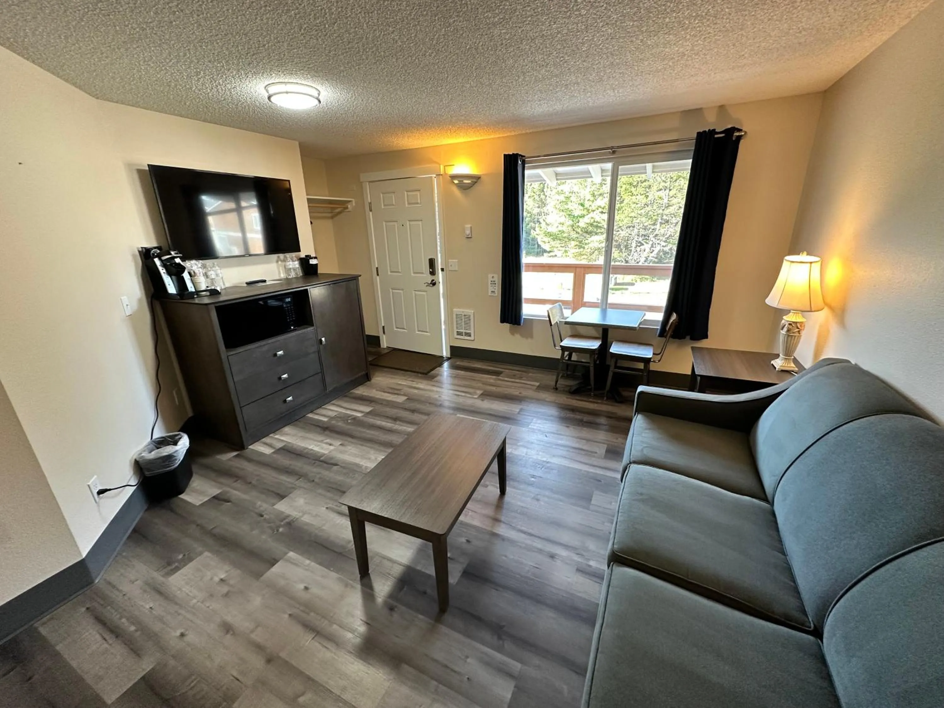 TV and multimedia in Inn at the Sea