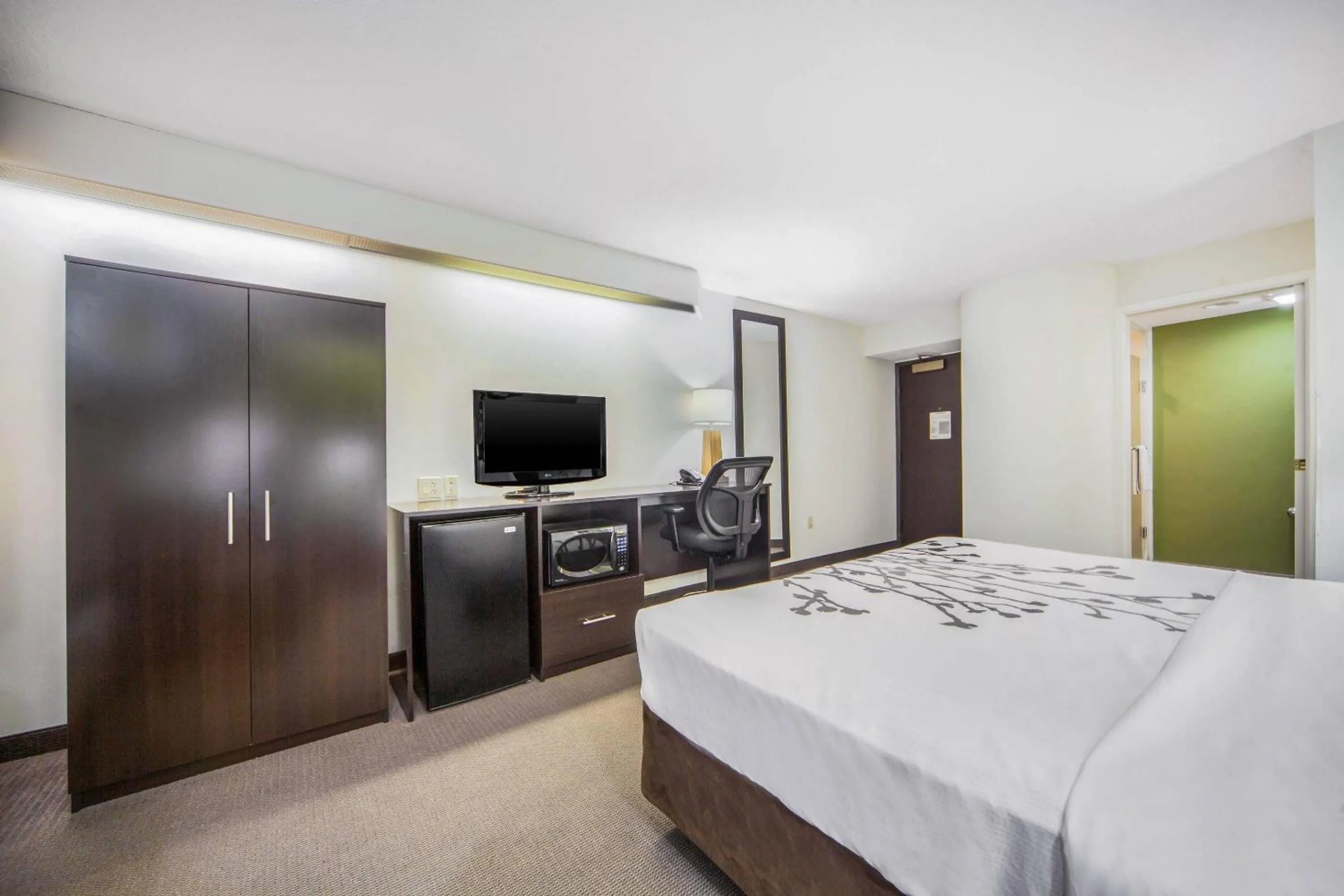 Bedroom, Bed in Sleep Inn & Suites Columbus, NE