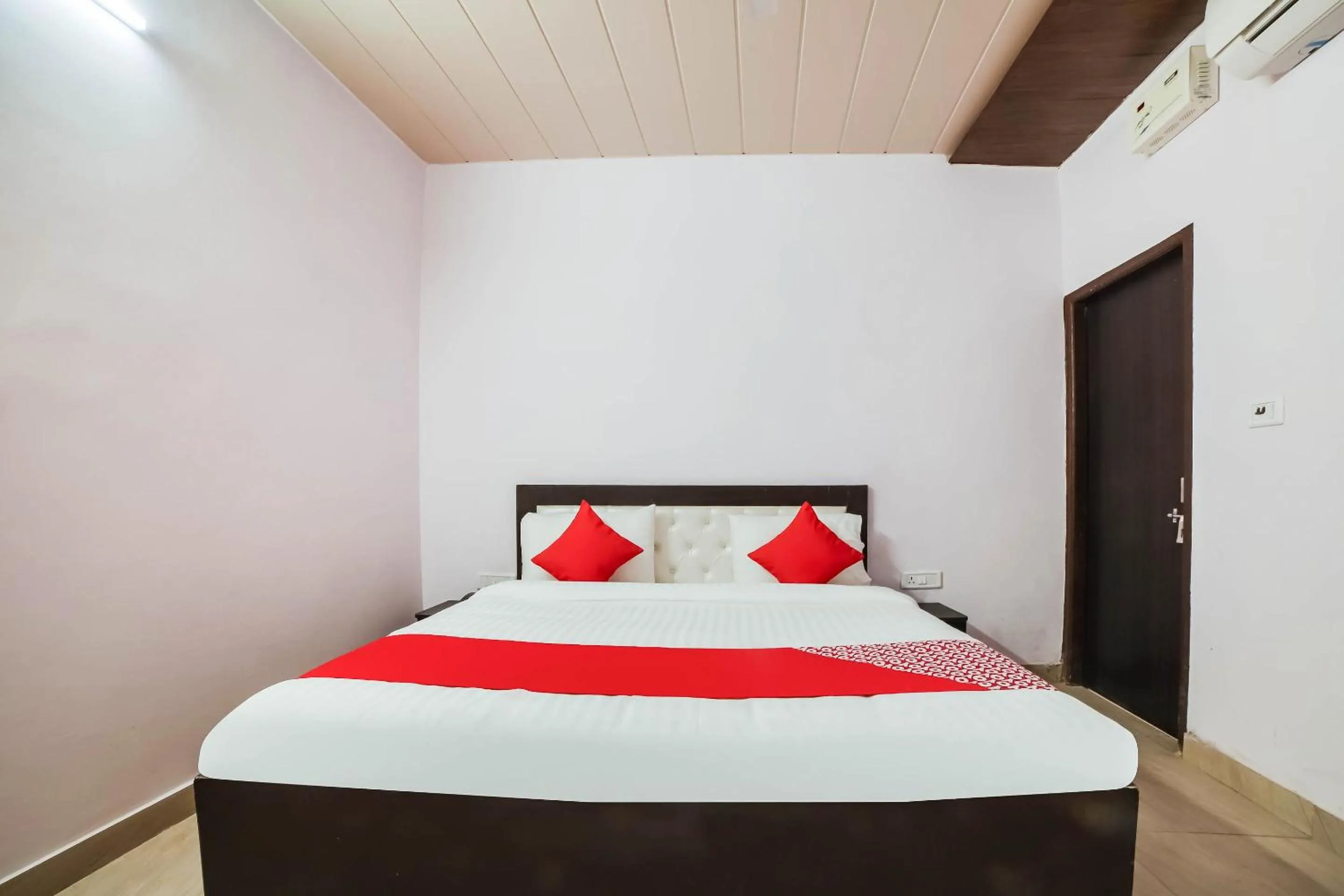 Bedroom, Bed in OYO Kl Khari Inn