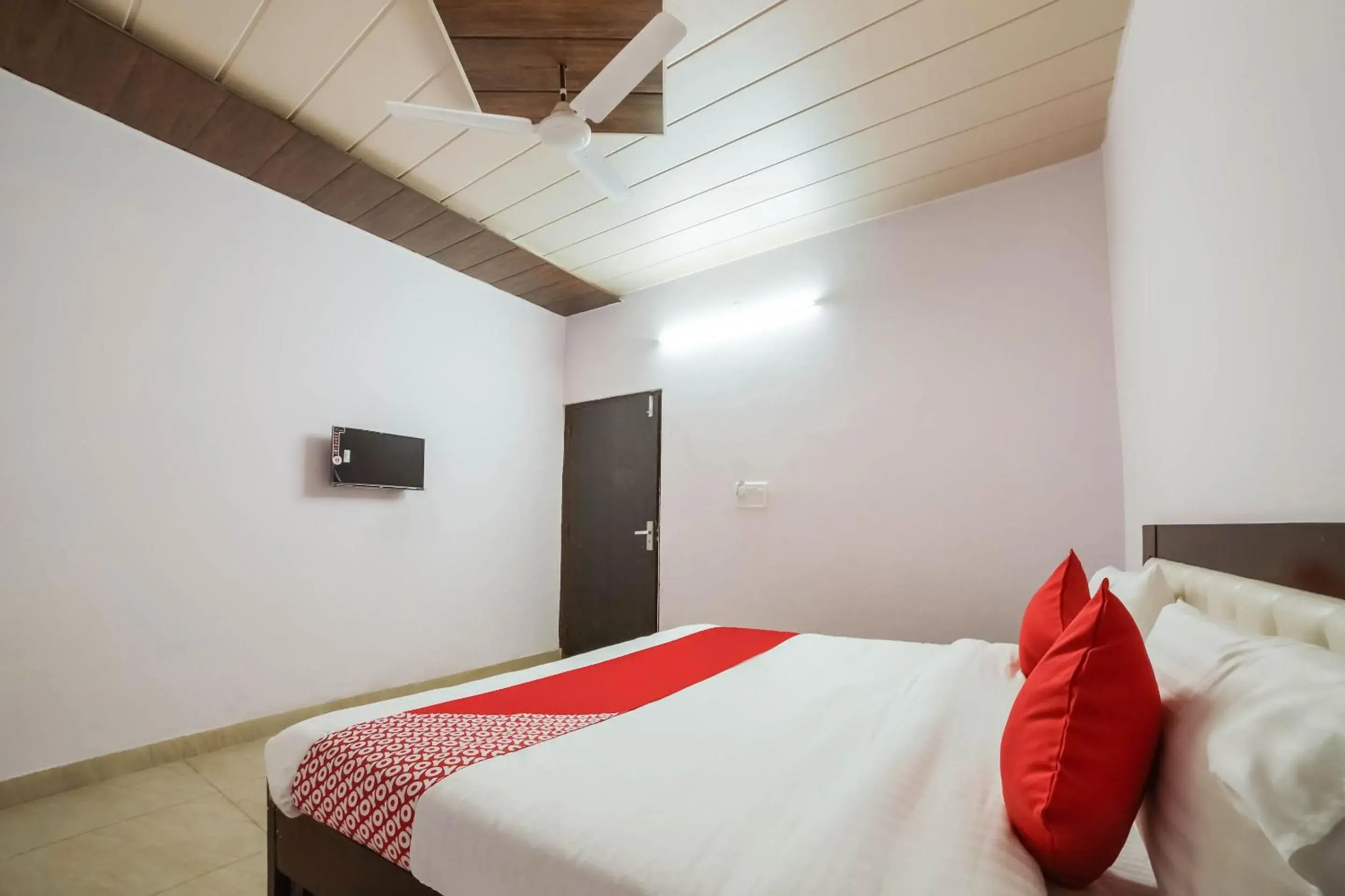 Bedroom, Bed in OYO Kl Khari Inn Bedroom, Bed in OYO Kl Khari Inn