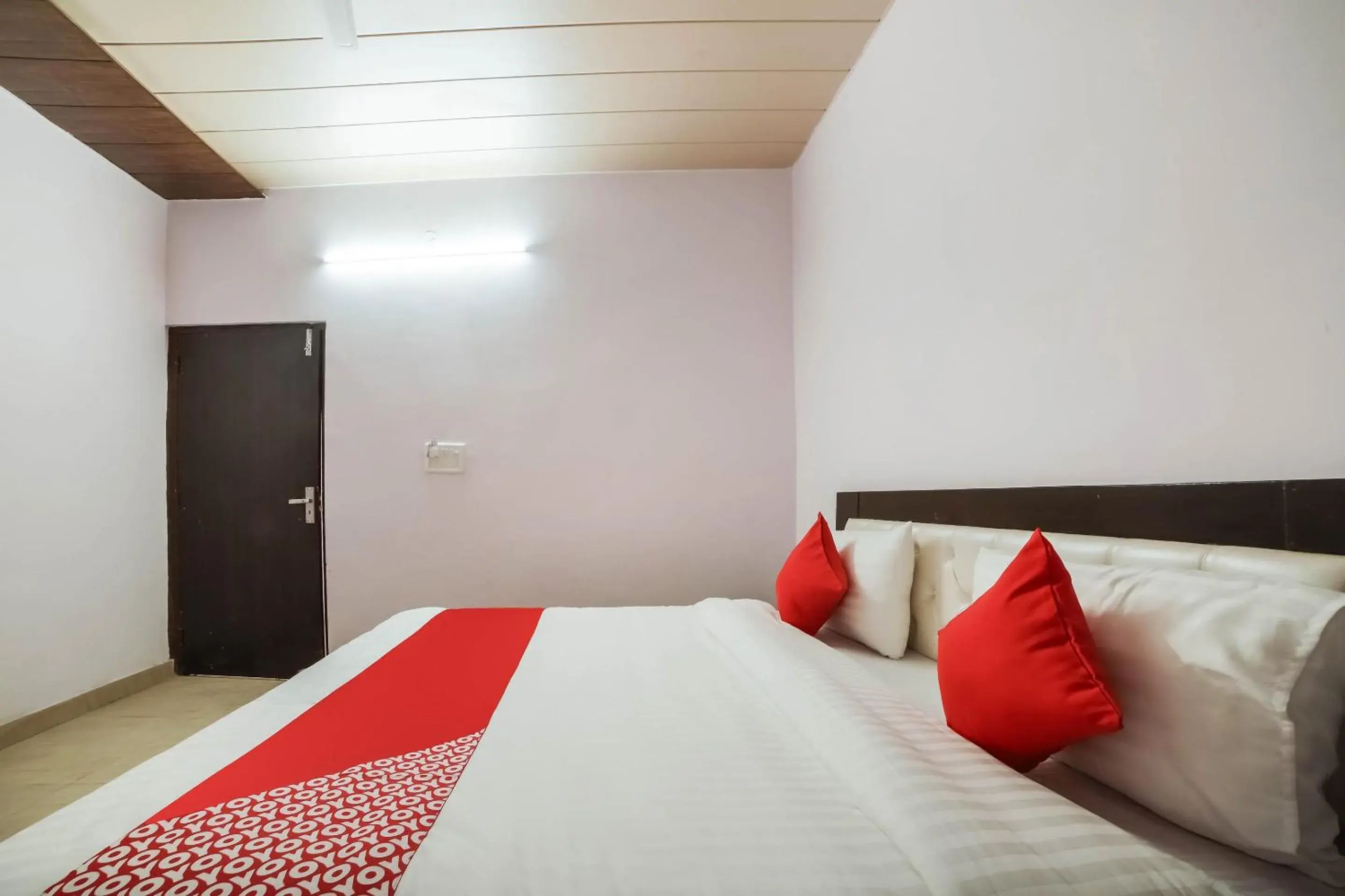 Facade/entrance, Bed in OYO Kl Khari Inn Facade/entrance, Bed in OYO Kl Khari Inn