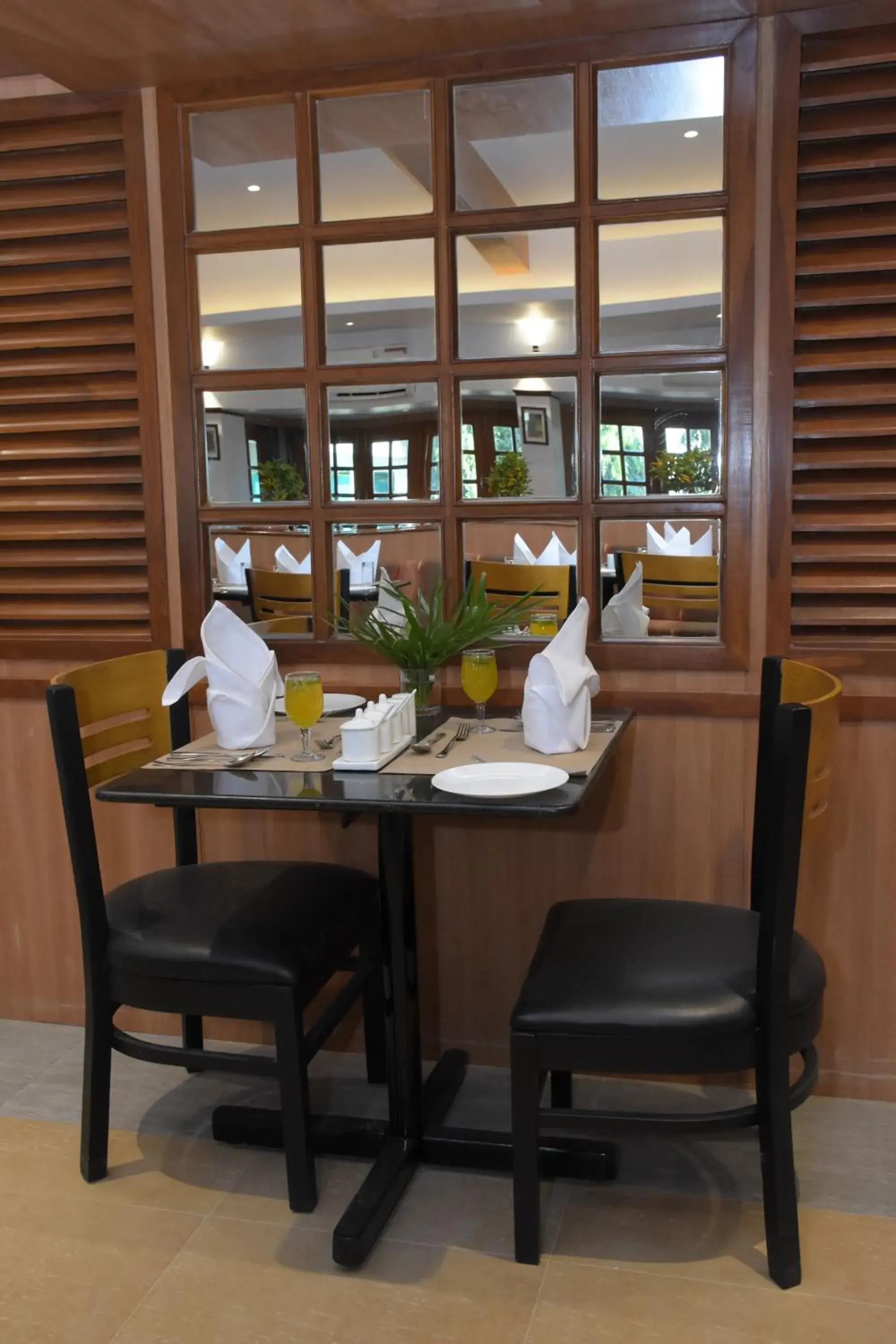 Restaurant/places to eat in The Fern Sardar Sarovar Resort Kevadia, Gujarat Restaurant/places to eat in The Fern Sardar Sarovar Resort Kevadia, Gujarat