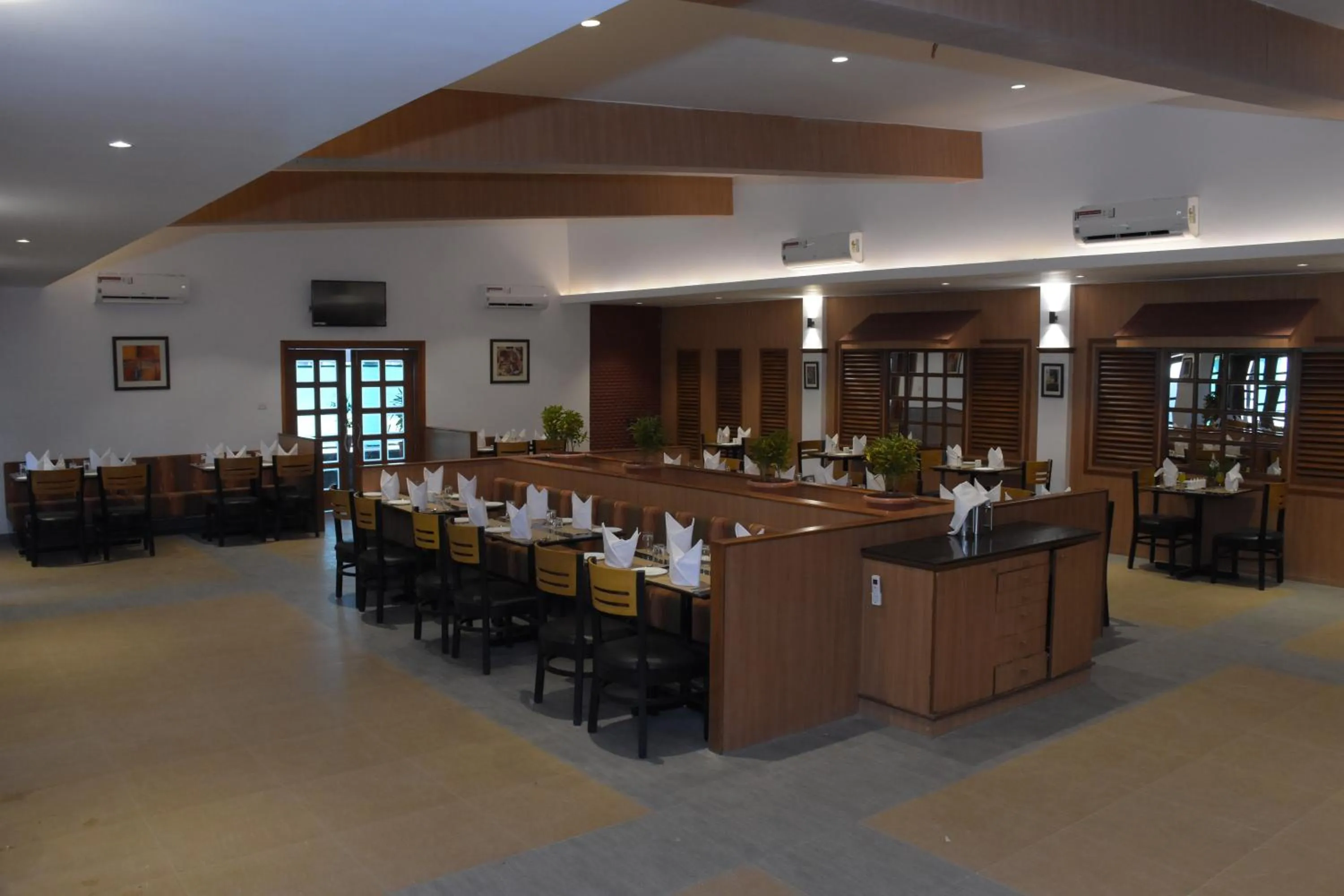 Lounge or bar in The Fern Sardar Sarovar Resort Kevadia, Gujarat