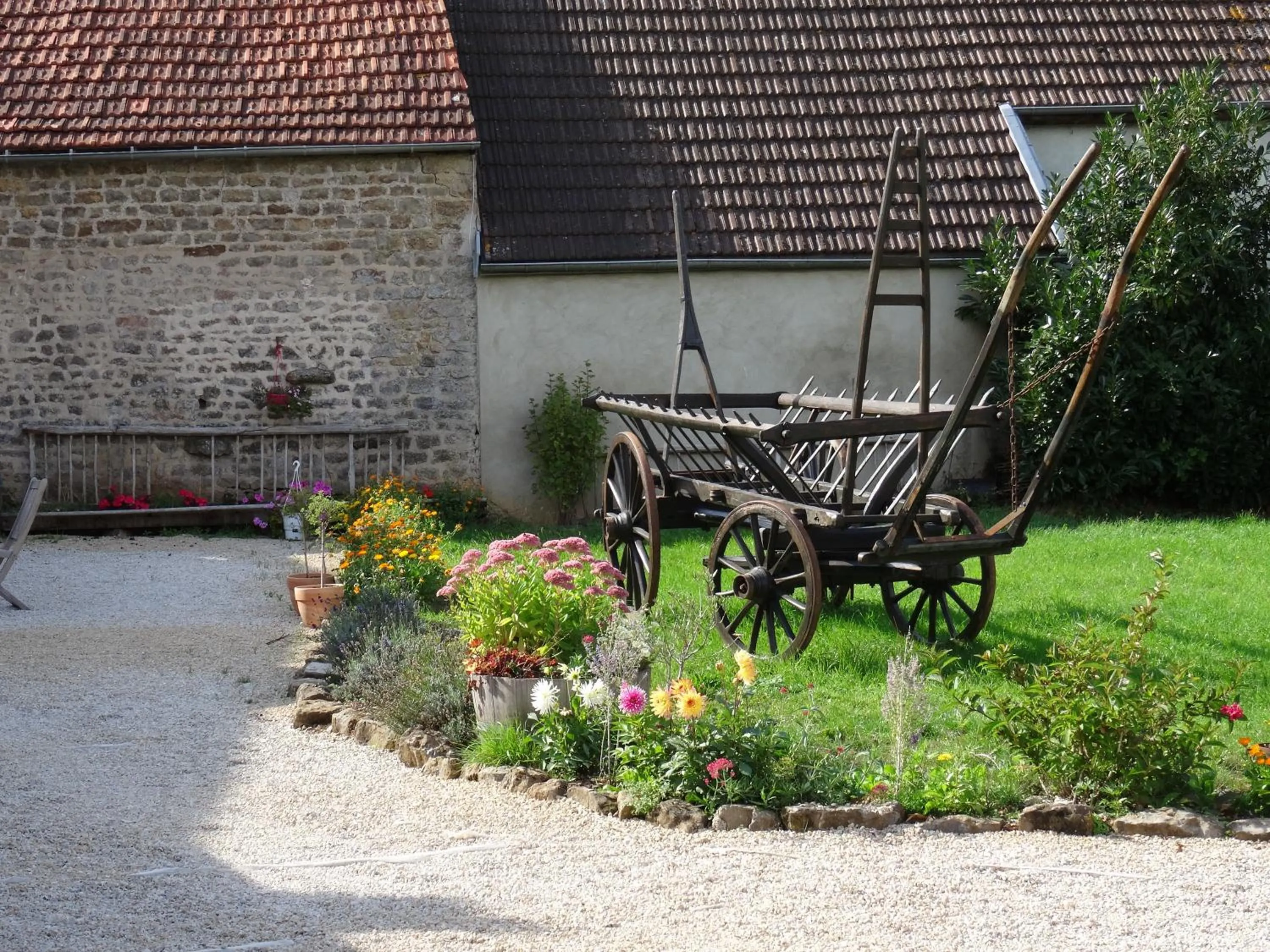Facade/entrance in Datcha Bourguignonne, Chambres & Gîte
