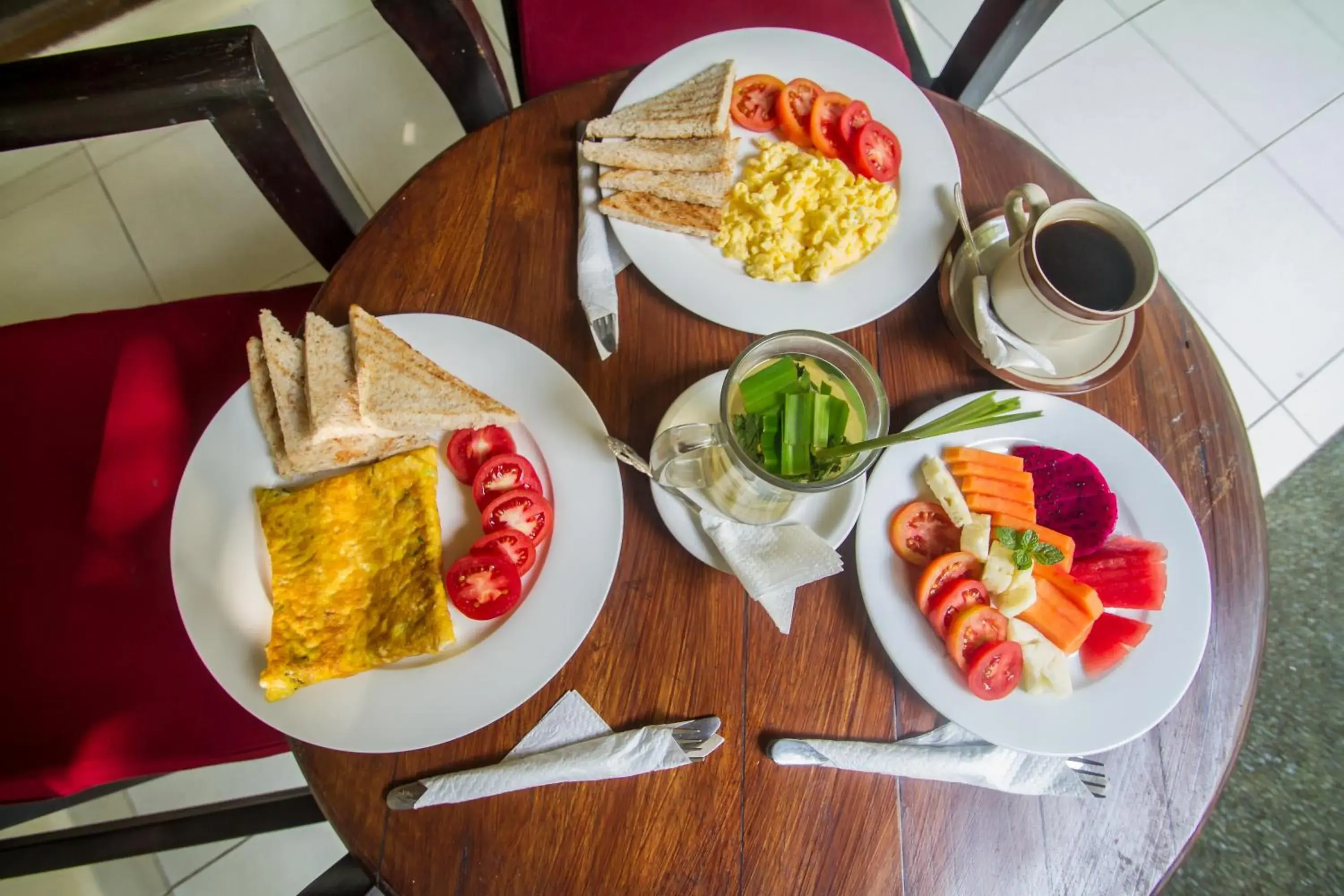 Food and drinks in Omah D'Taman by EPS Food and drinks in Omah D'Taman by EPS