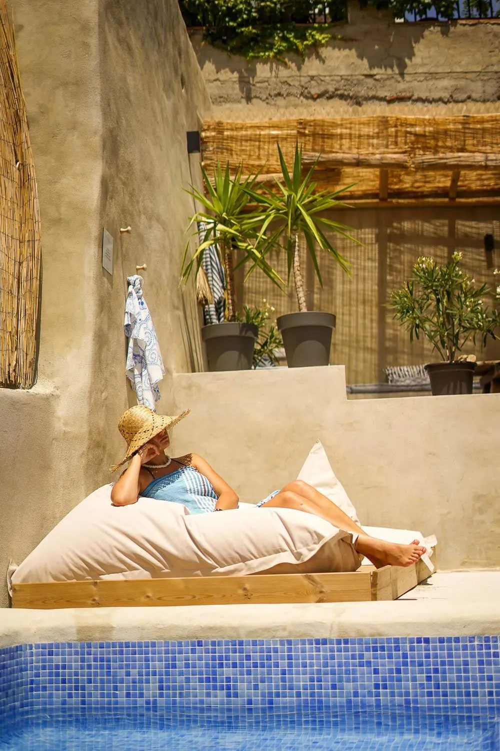 Swimming pool in Ronda Center Apartments with Pool