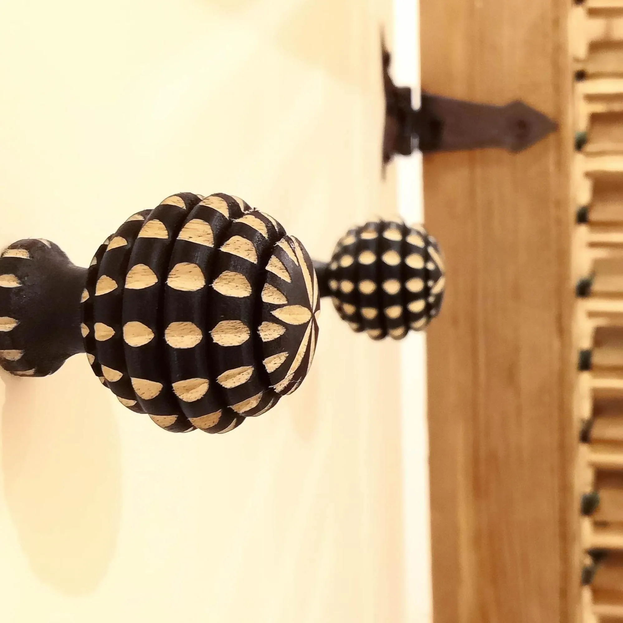 Decorative detail in Ronda Center Apartments with Pool