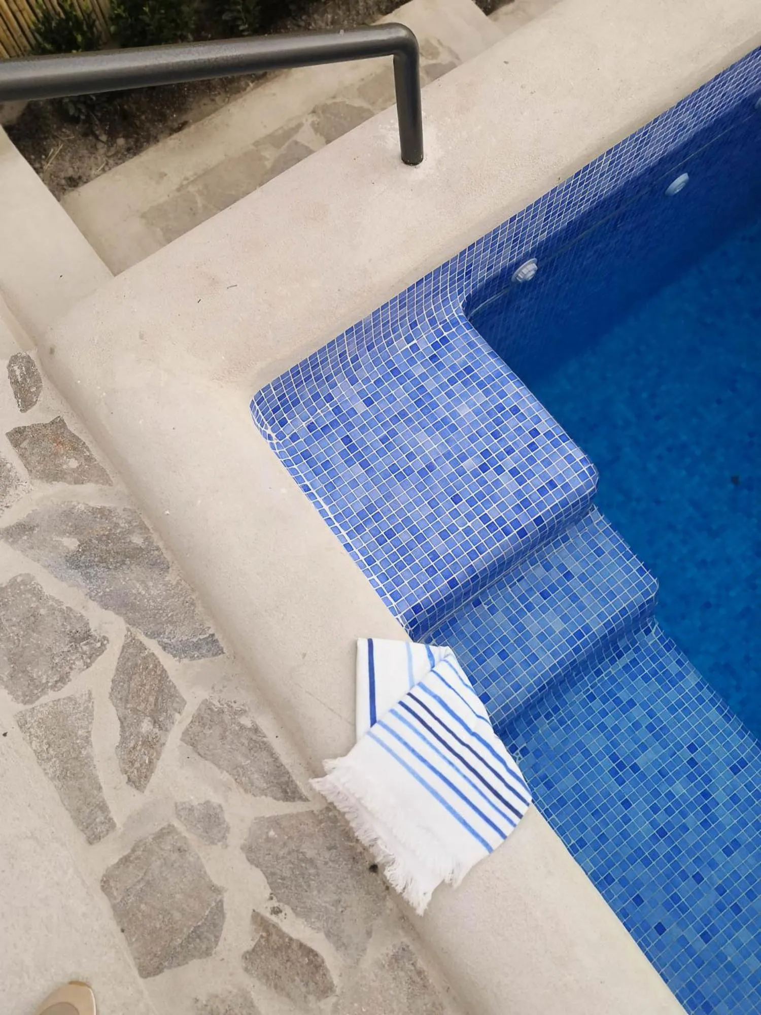 Swimming pool in Ronda Center Apartments with Pool