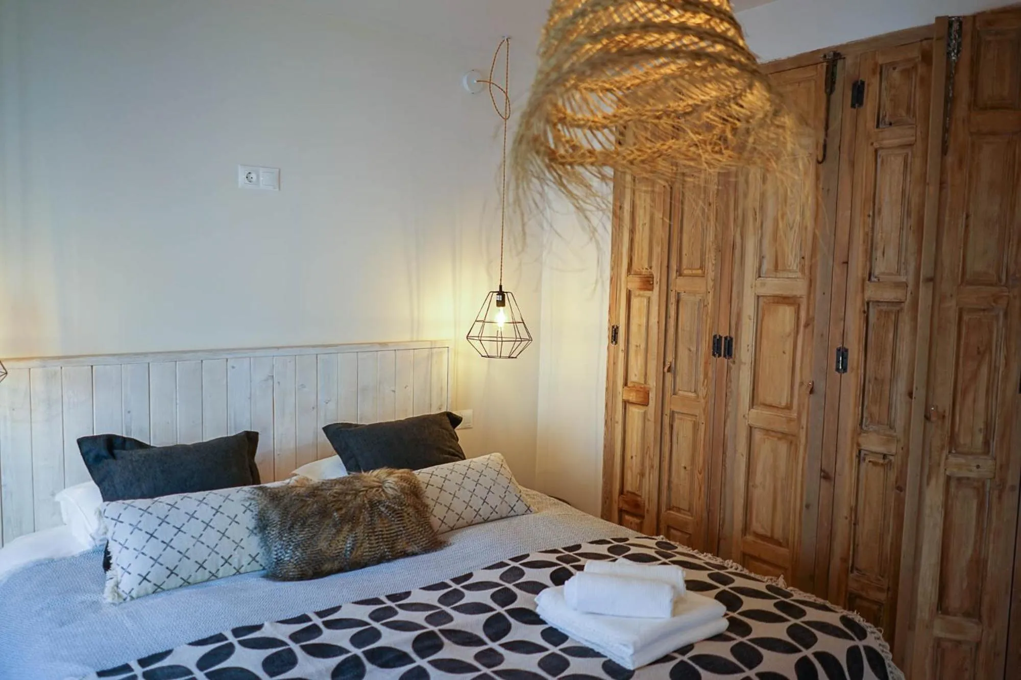 Bed in Ronda Center Apartments with Pool