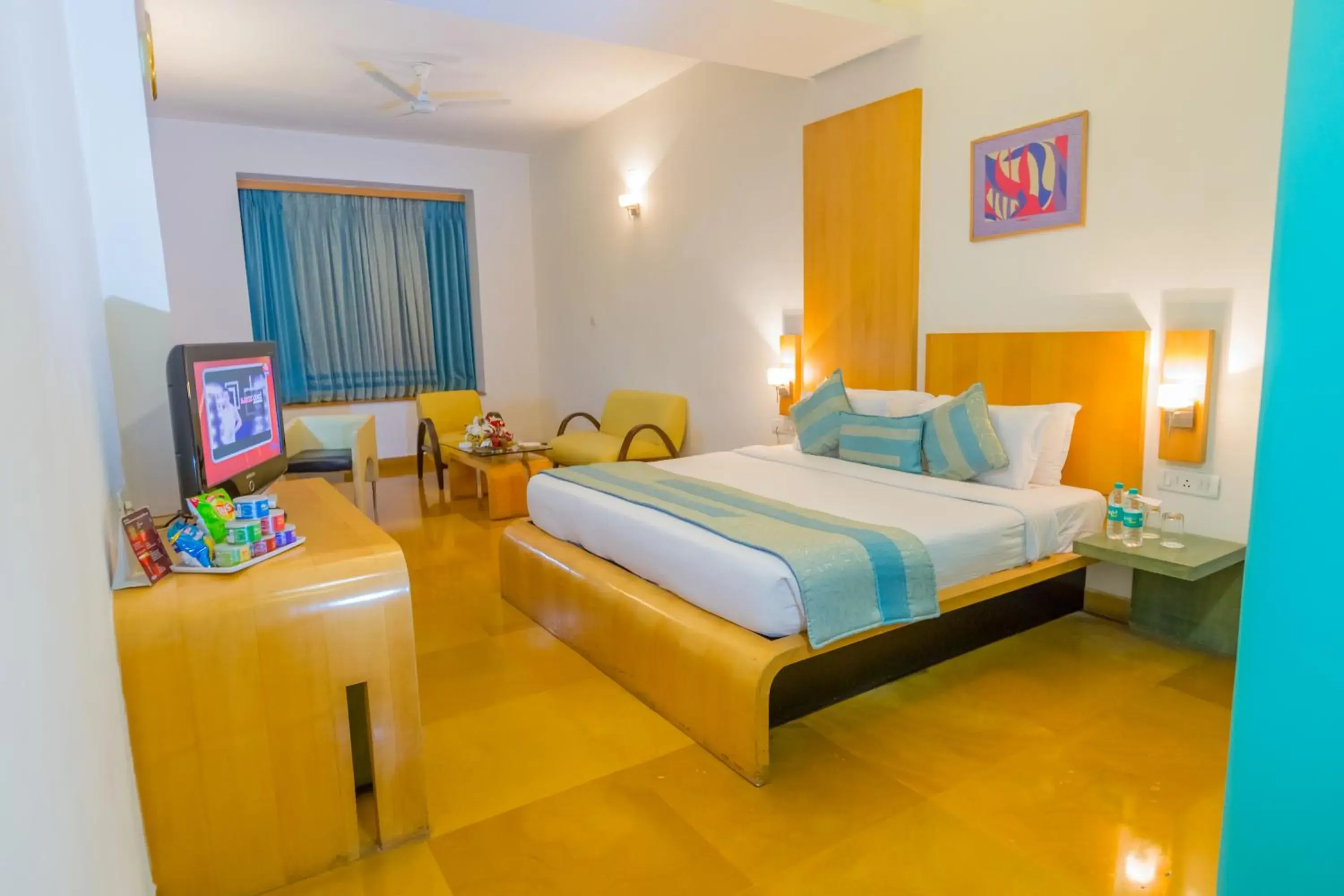 Photo of the whole room, Bed in Capitol Hill Photo of the whole room, Bed in Capitol Hill