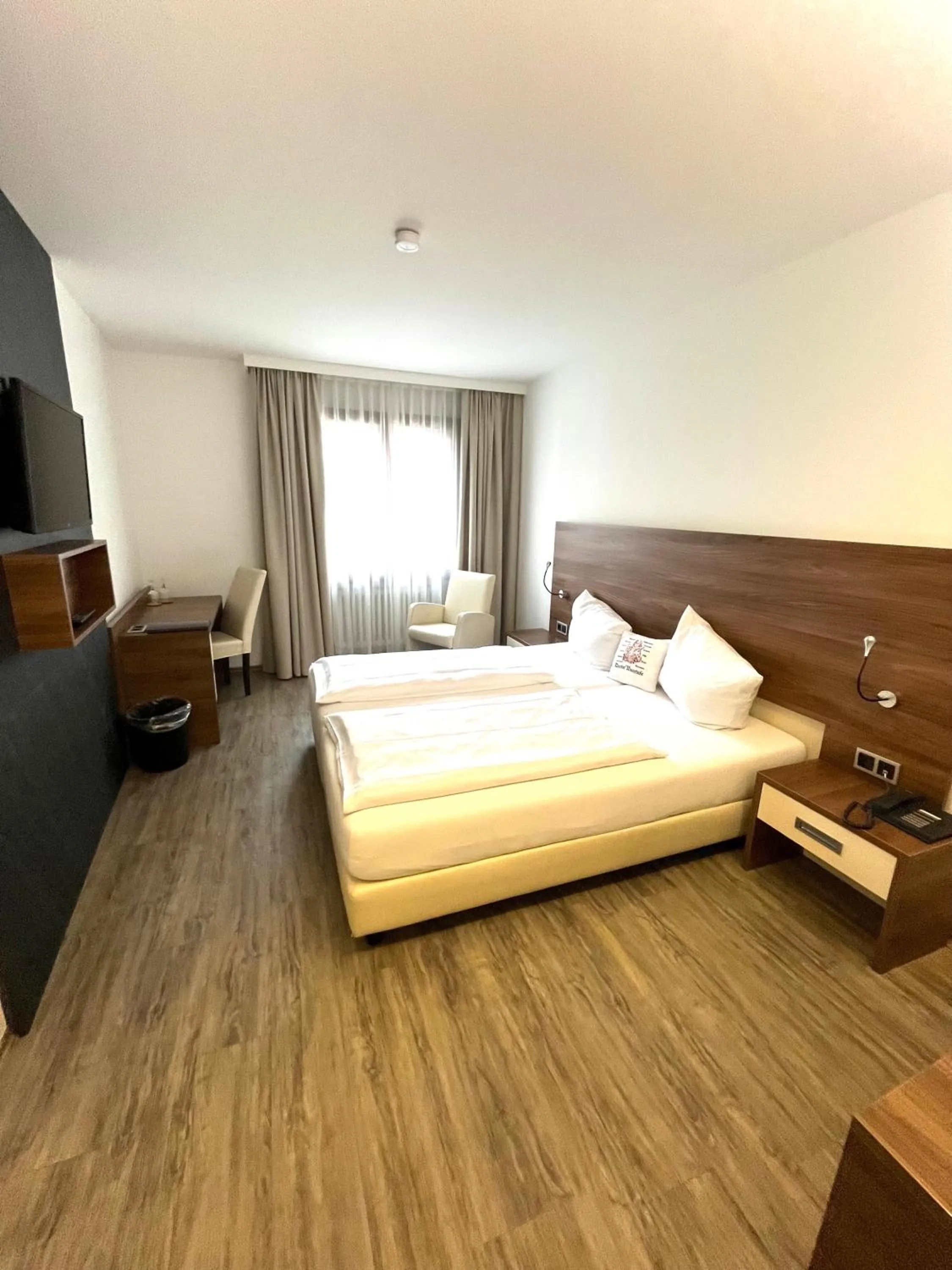 Double Room in Hotel Doctor Weinstube