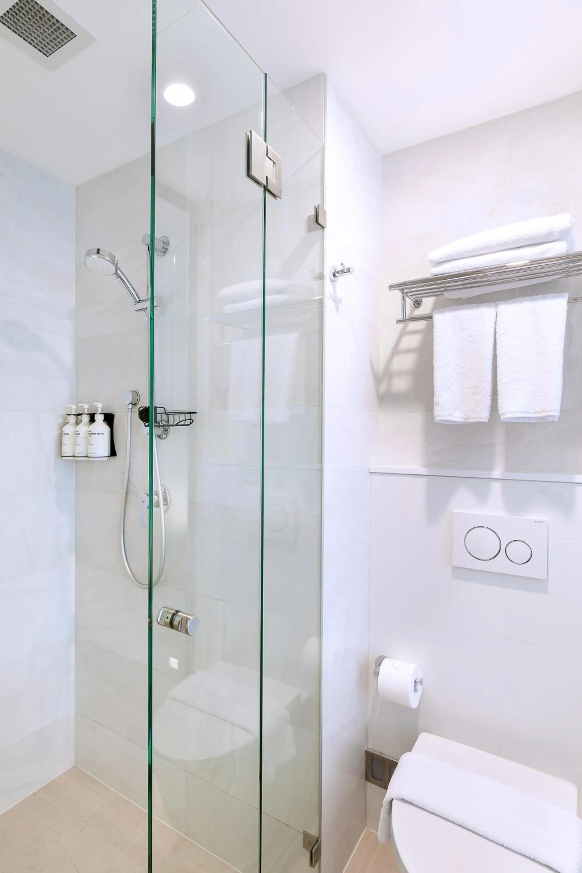 Shower in Kith Hotel Darling Harbour