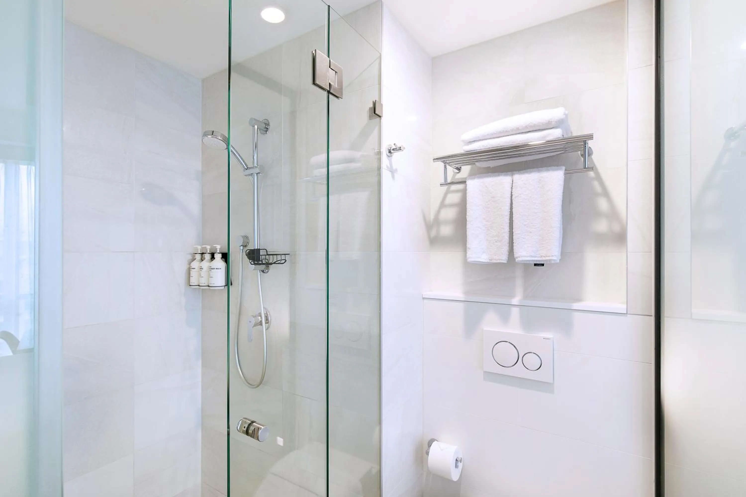 Shower in Kith Hotel Darling Harbour