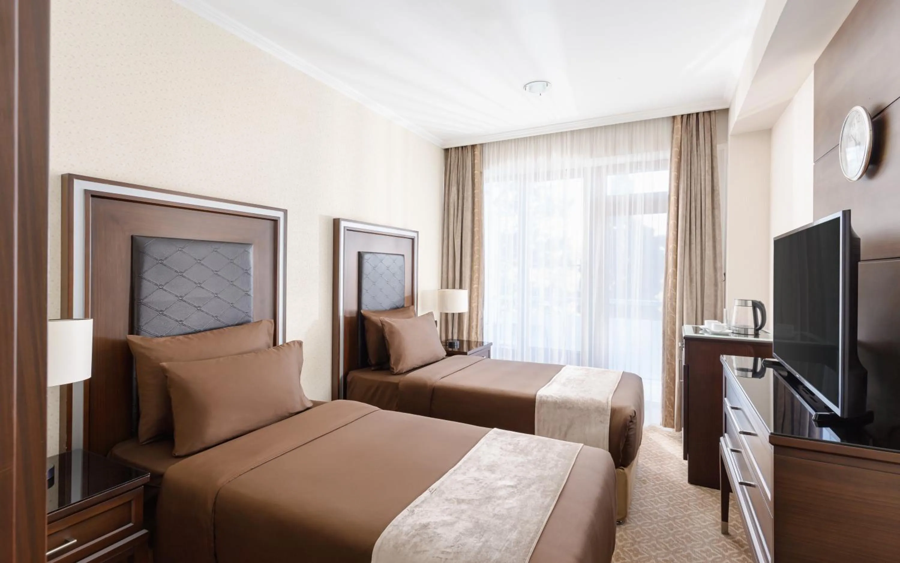 Bedroom, Bed in Chinar Health Hotel Naftalan