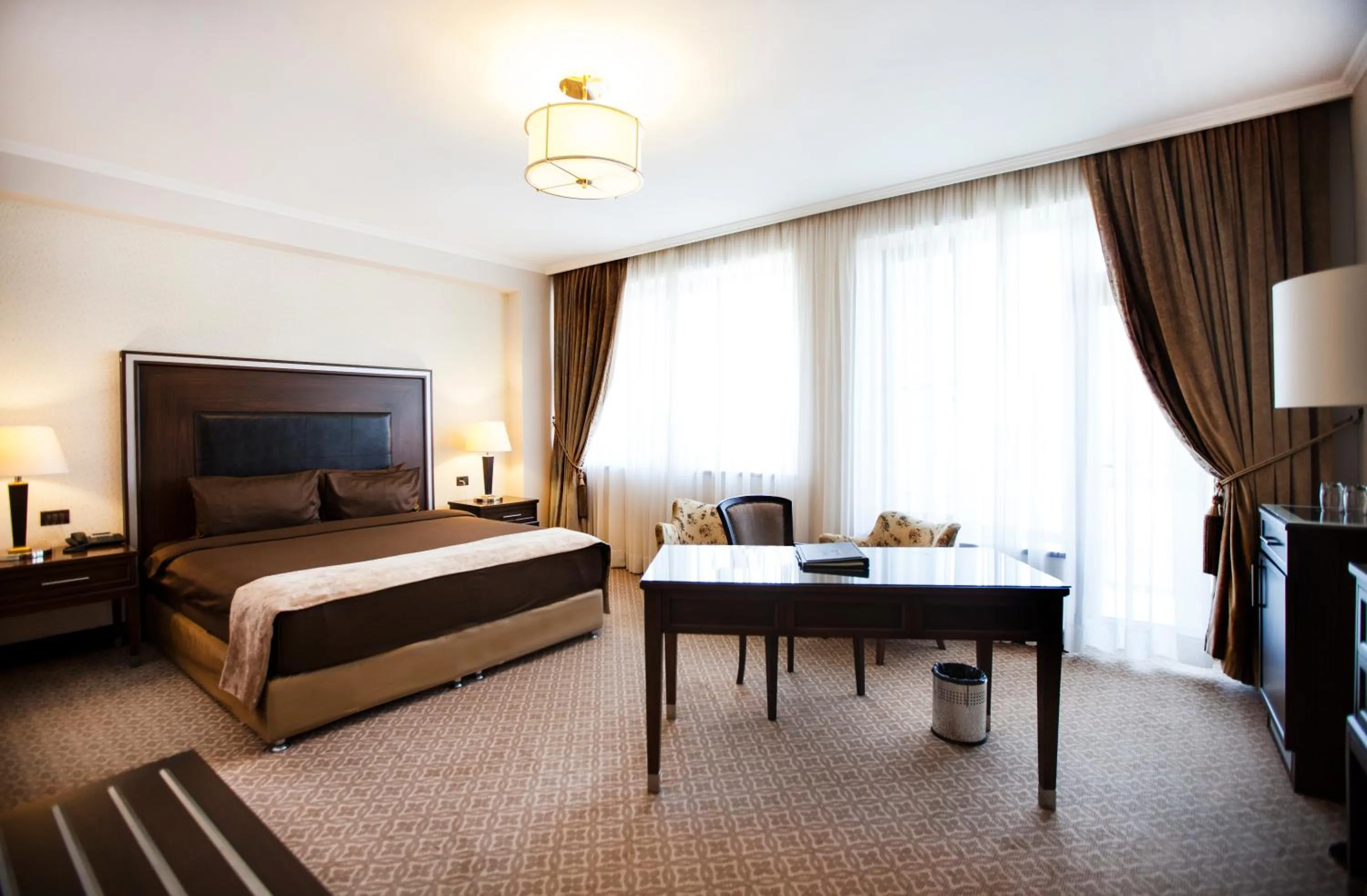 Living room, Bed in Chinar Health Hotel Naftalan