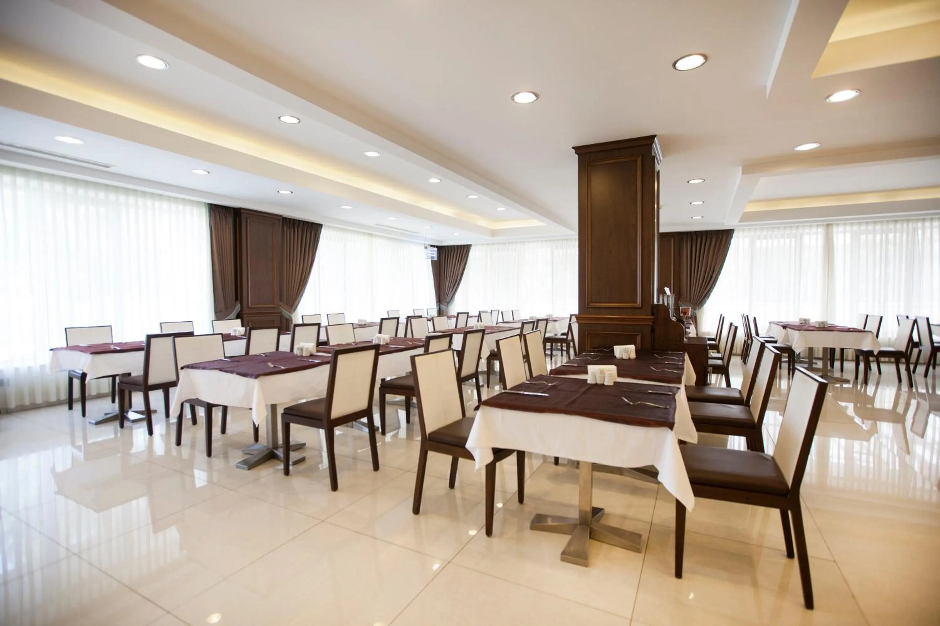 Breakfast in Chinar Health Hotel Naftalan