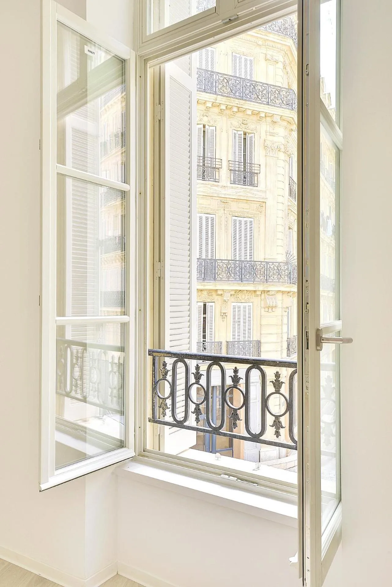 City view in The People - Marseille