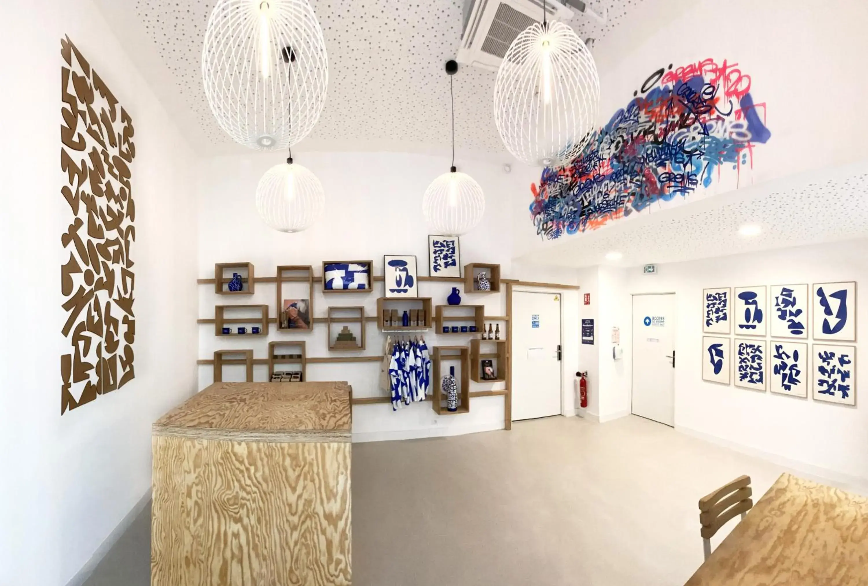 Lobby or reception in The People - Marseille Lobby or reception in The People - Marseille