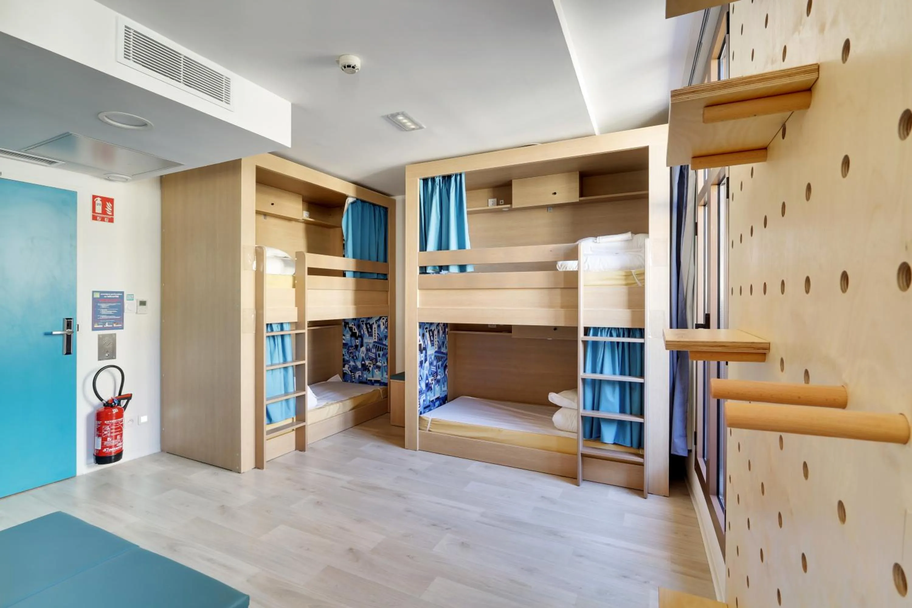 bunk bed in The People - Marseille