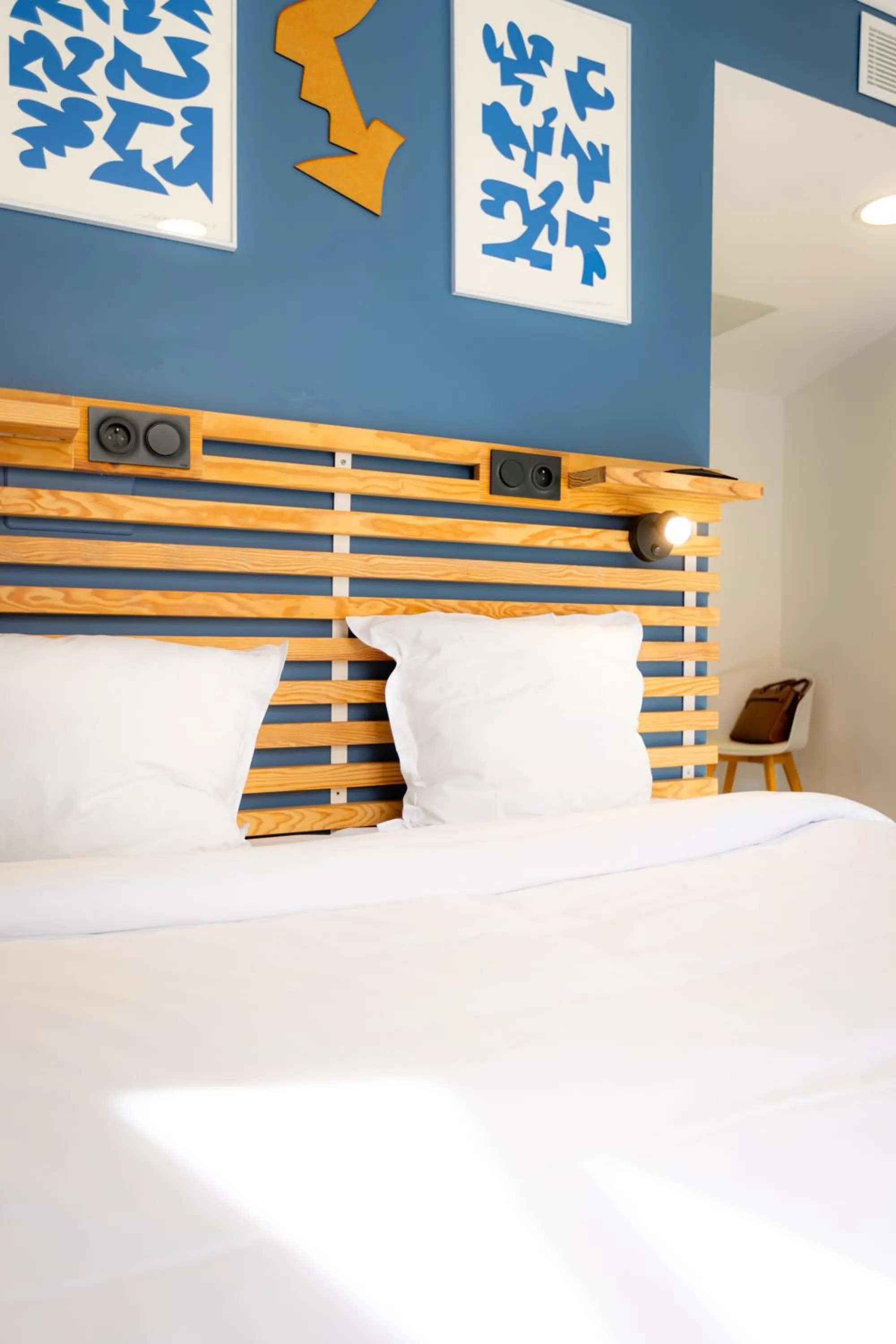 Bed in The People - Marseille