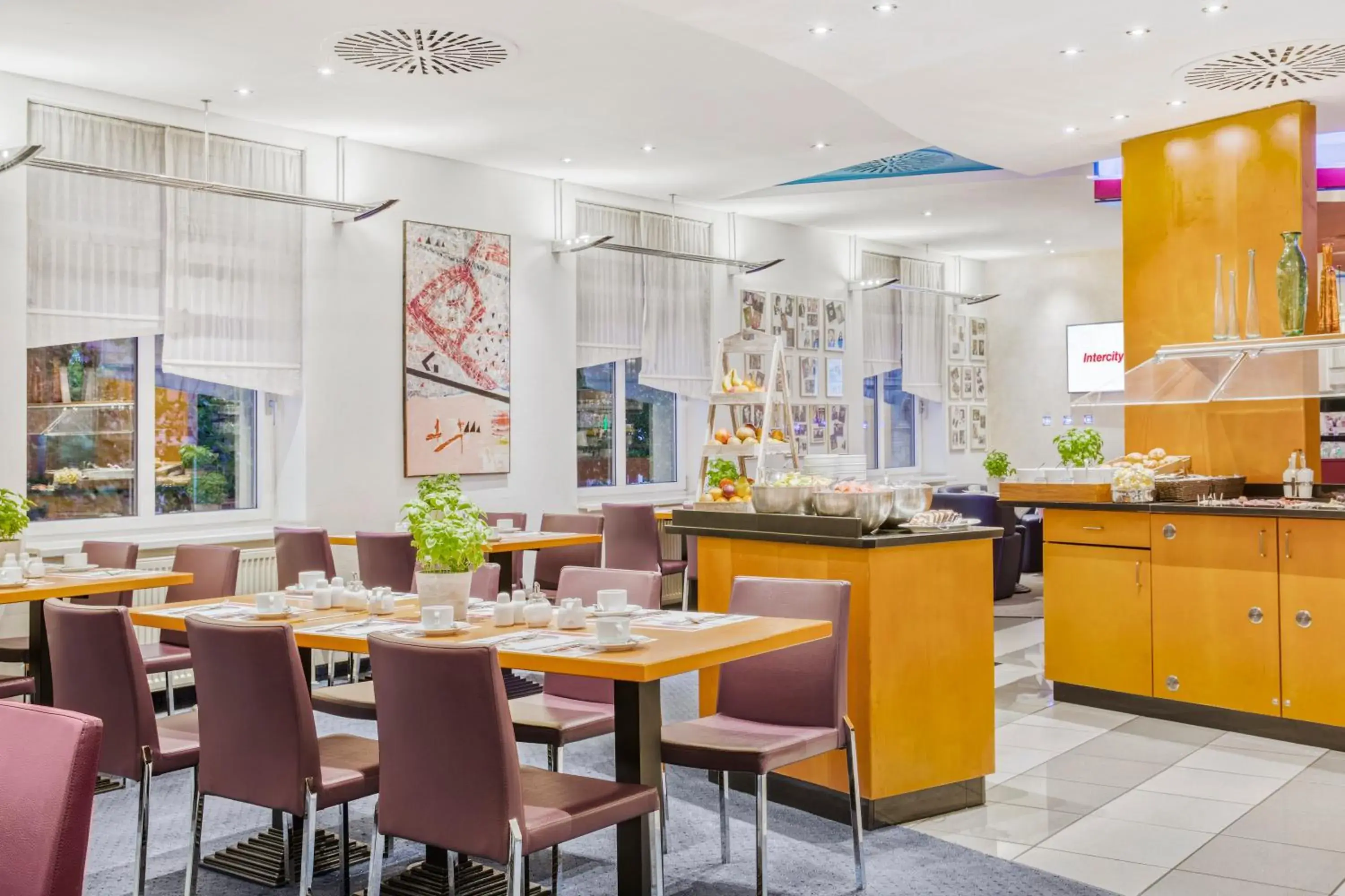 Restaurant/places to eat in IntercityHotel Erfurt Restaurant/places to eat in IntercityHotel Erfurt
