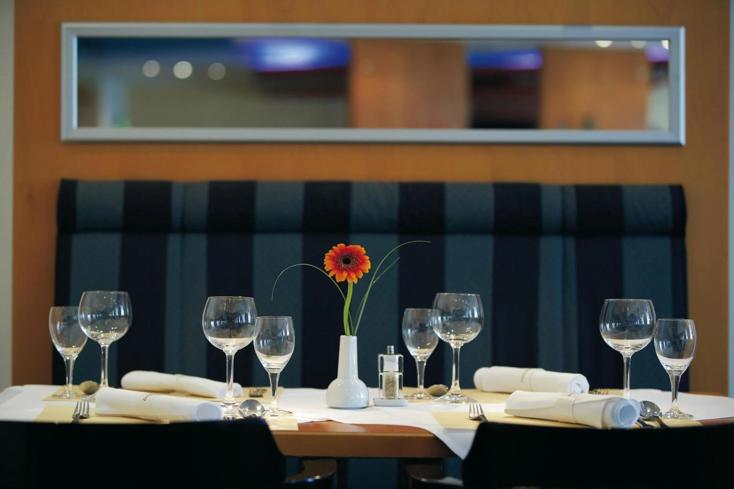 Restaurant/places to eat in IntercityHotel Erfurt