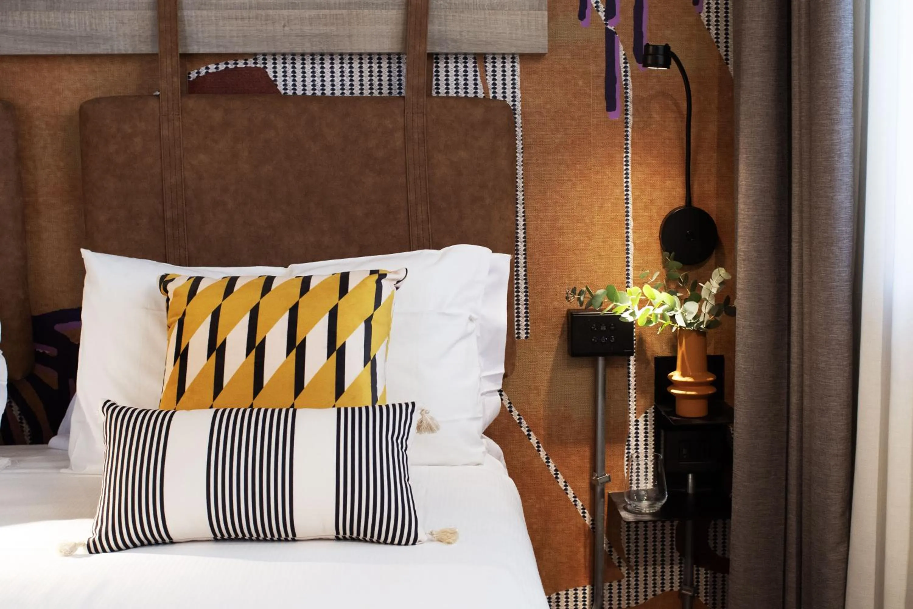 Bed in Mercure Roma Cinecitta