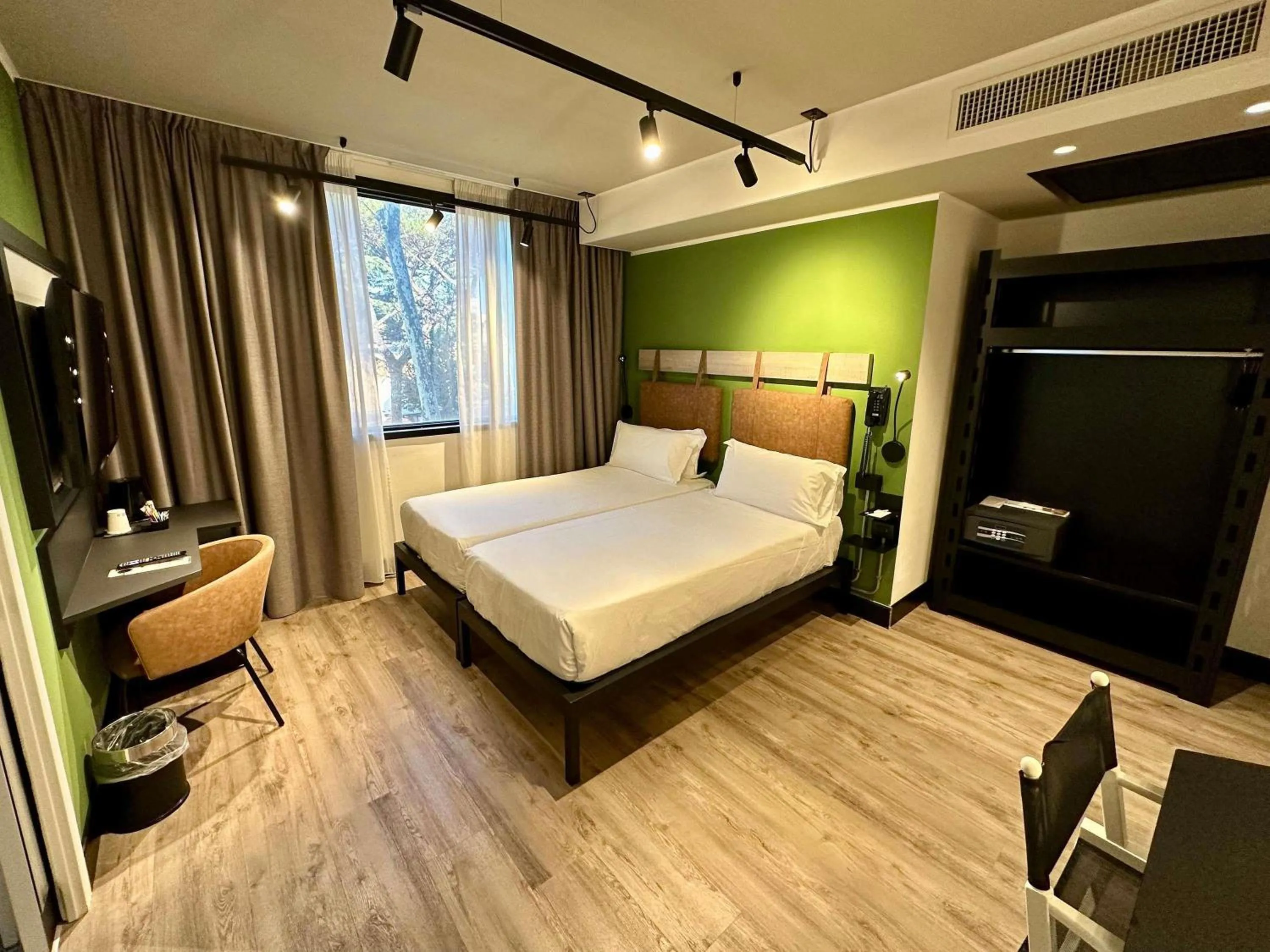 Bedroom, Bed in Mercure Roma Cinecittà