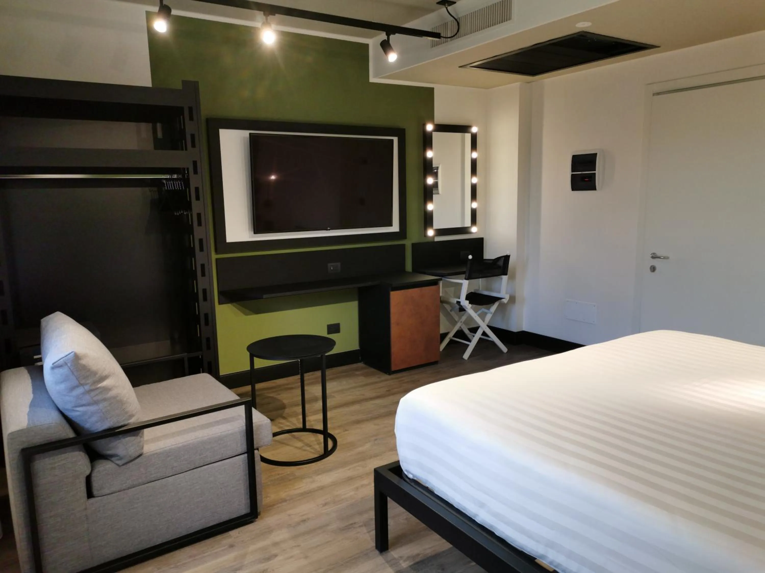 Bed in Mercure Roma Cinecitta