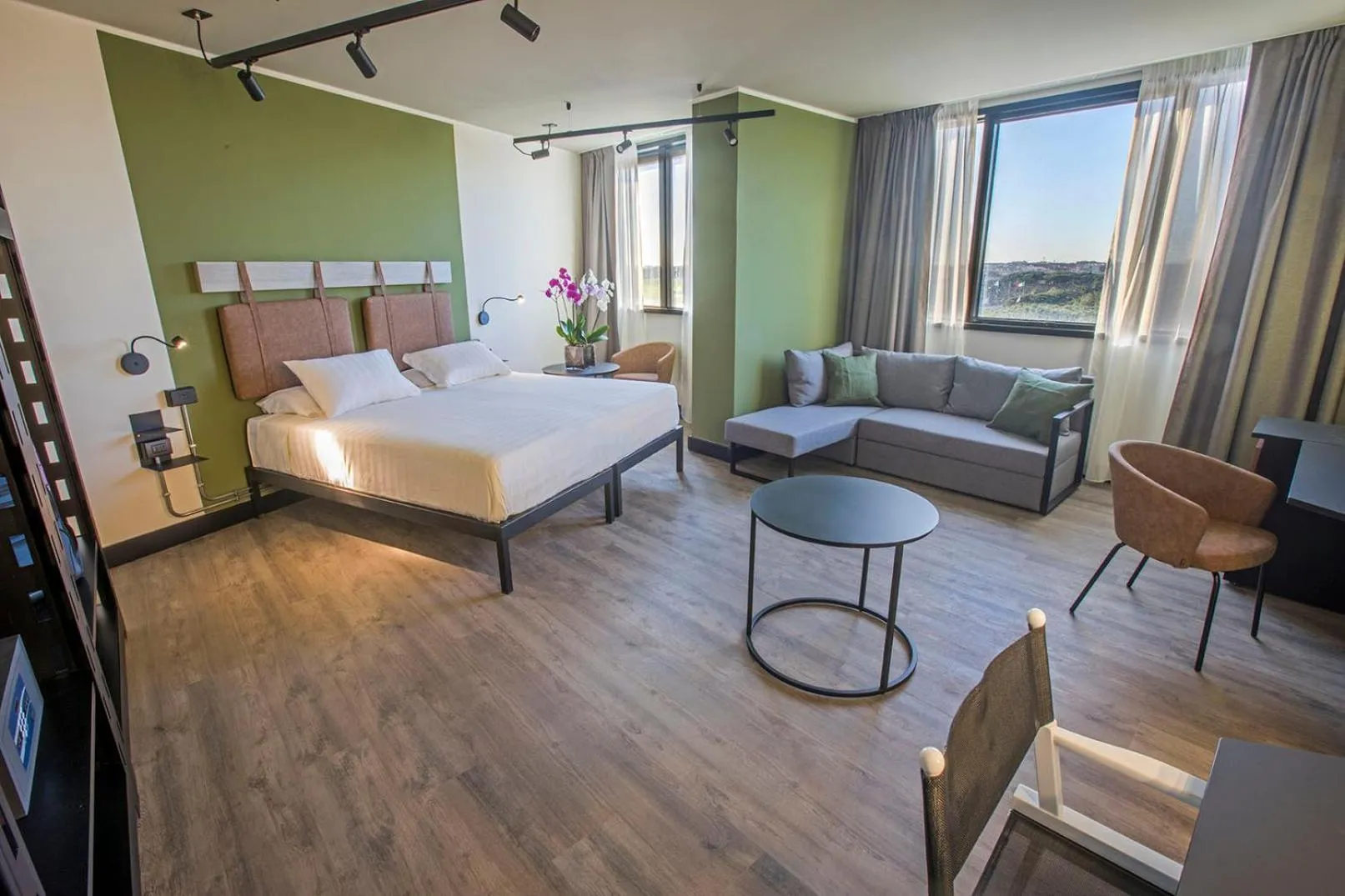 Bed in Mercure Roma Cinecitta