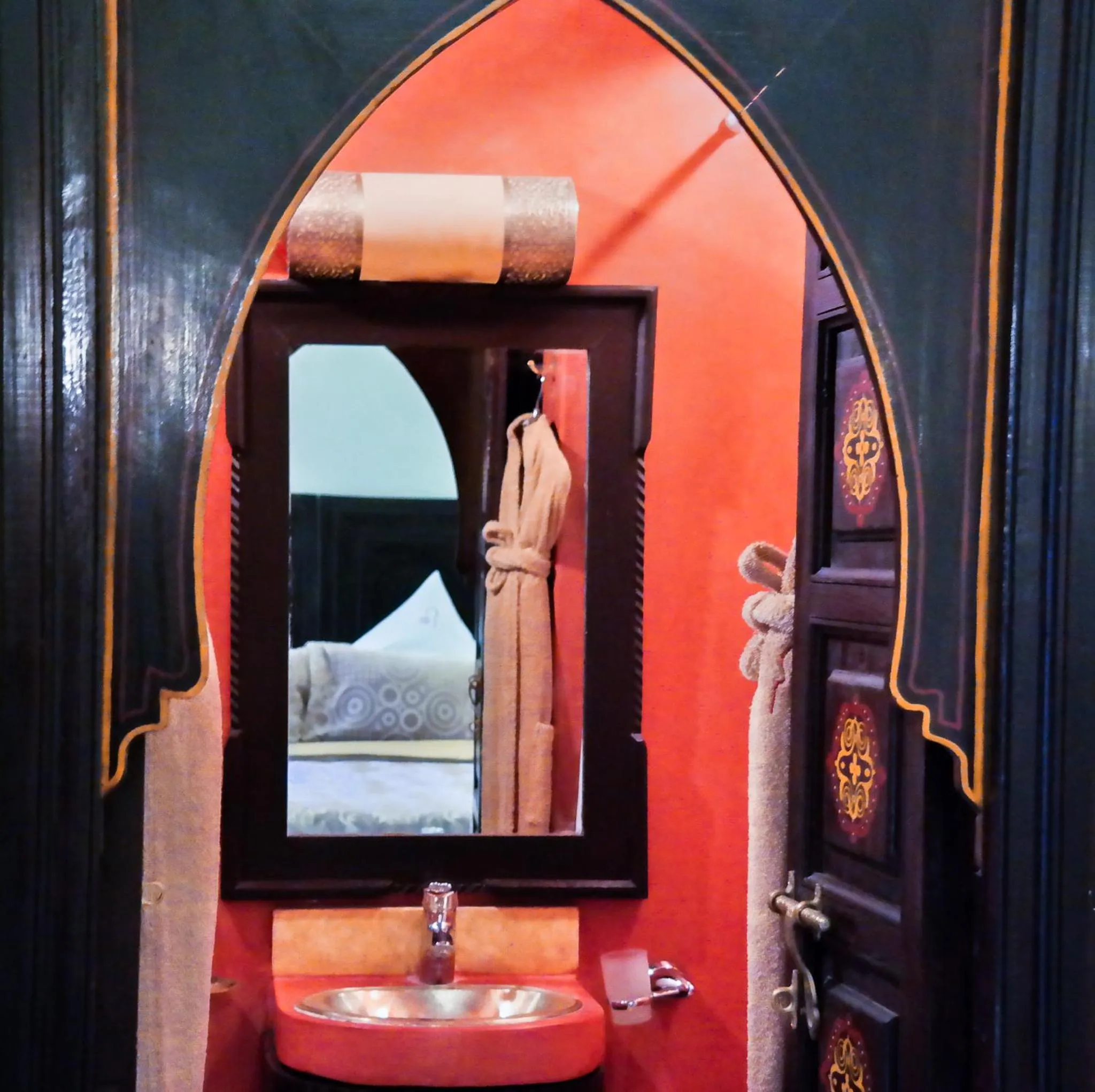 Toilet, Bed in Riad Hôtel Marraplace