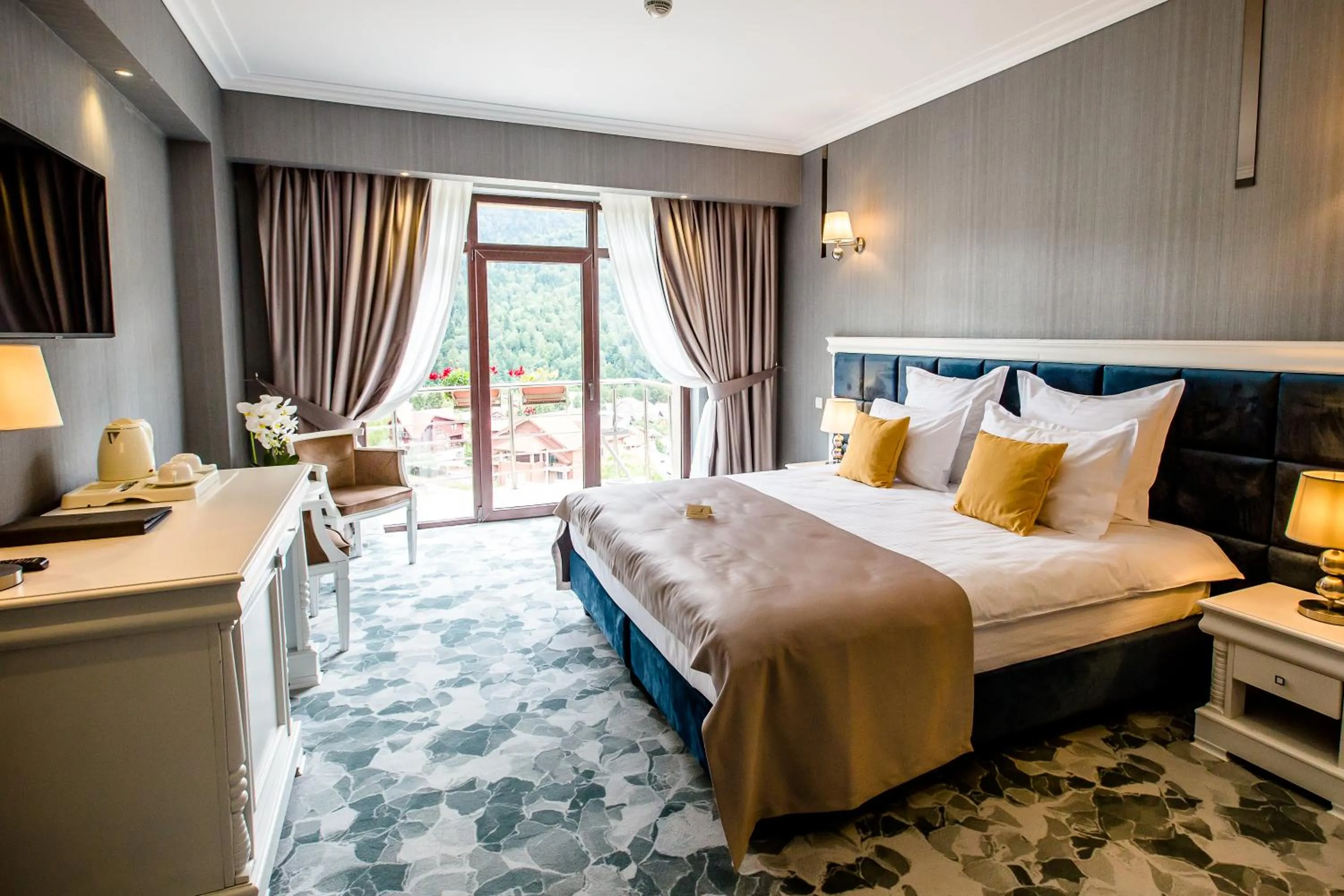 Bed in HOTEL CARPAT INN