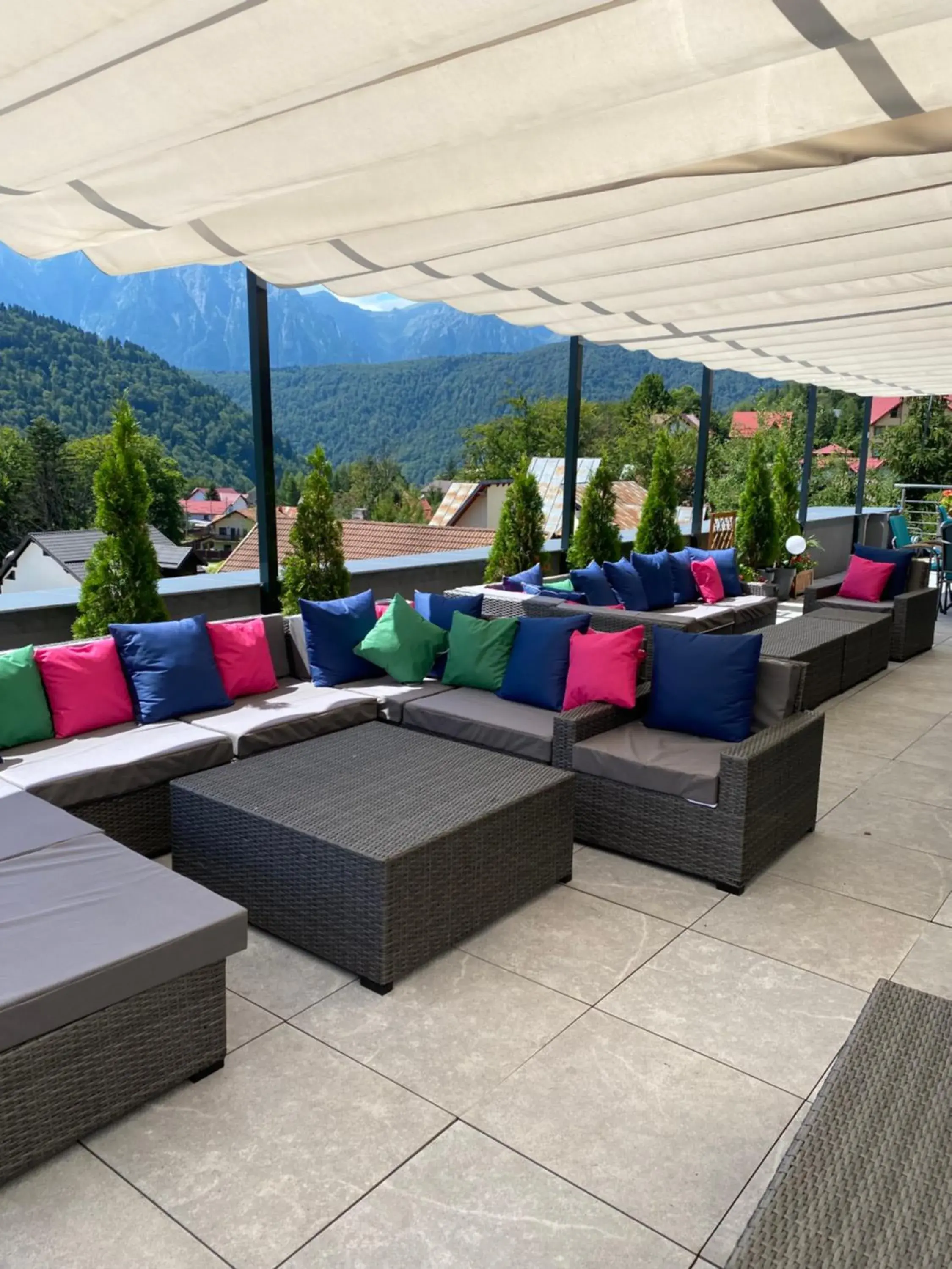 Restaurant/places to eat in HOTEL CARPAT INN Restaurant/places to eat in HOTEL CARPAT INN