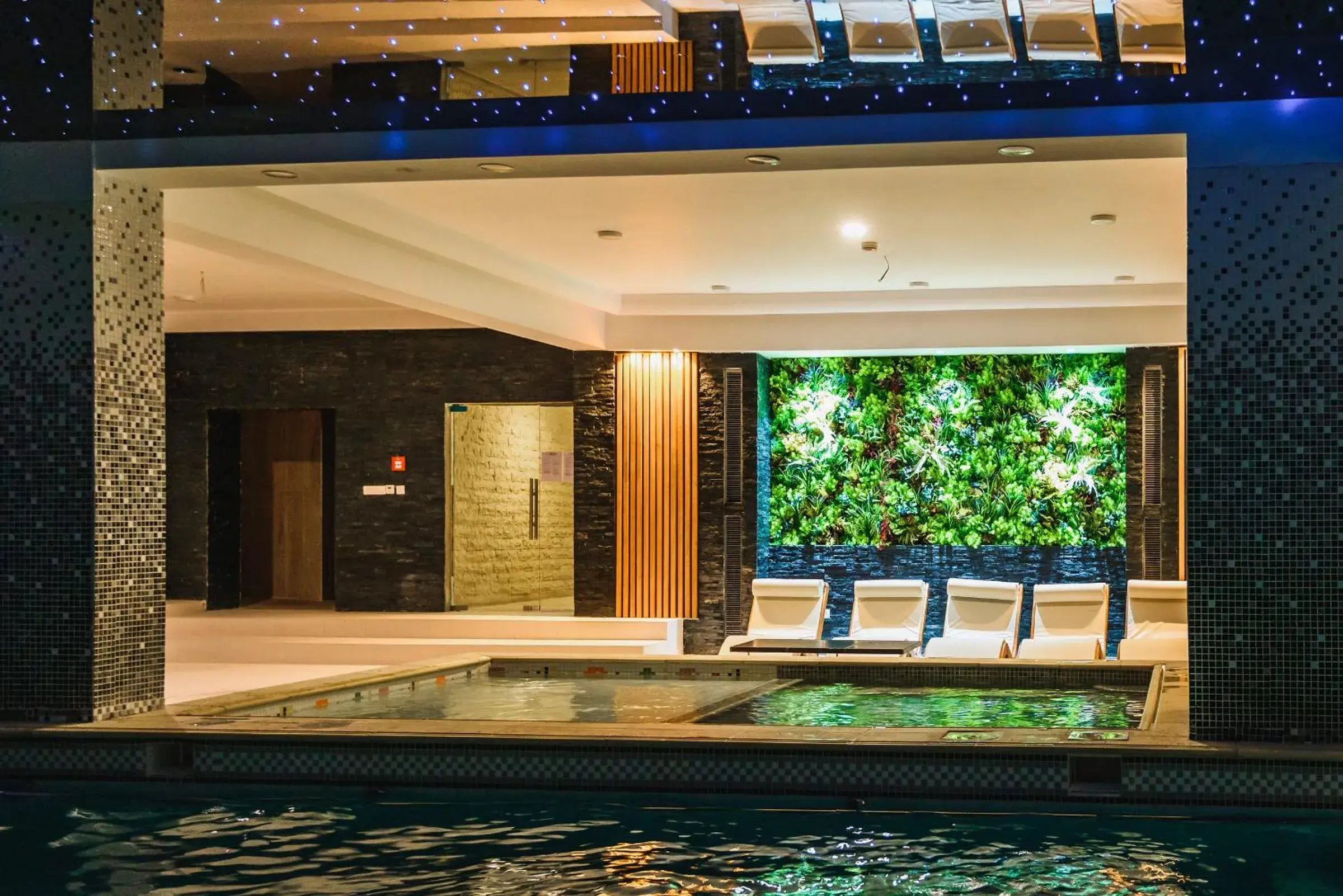 Spa and wellness centre/facilities in HOTEL CARPAT INN Spa and wellness centre/facilities in HOTEL CARPAT INN