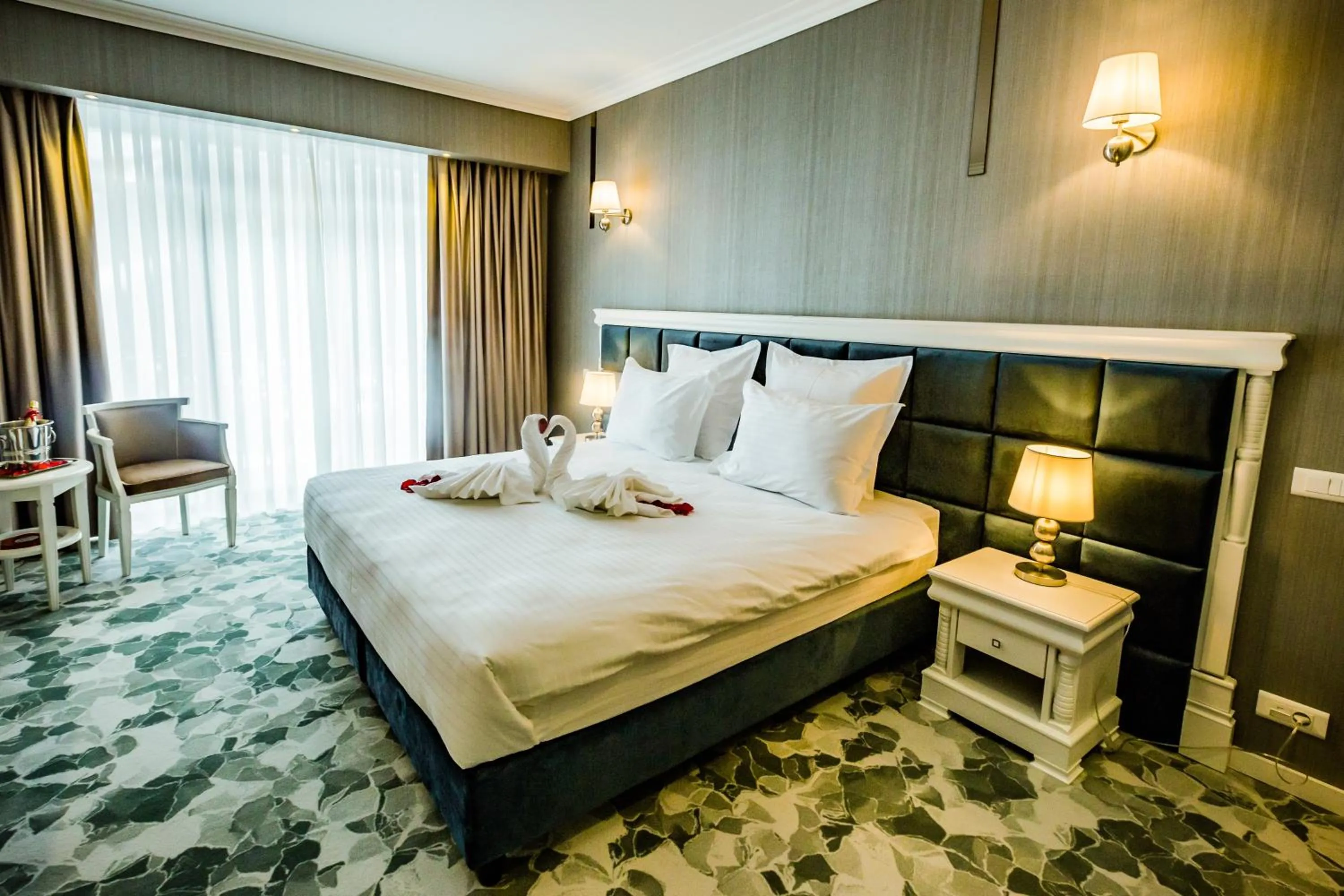 Bed in HOTEL CARPAT INN