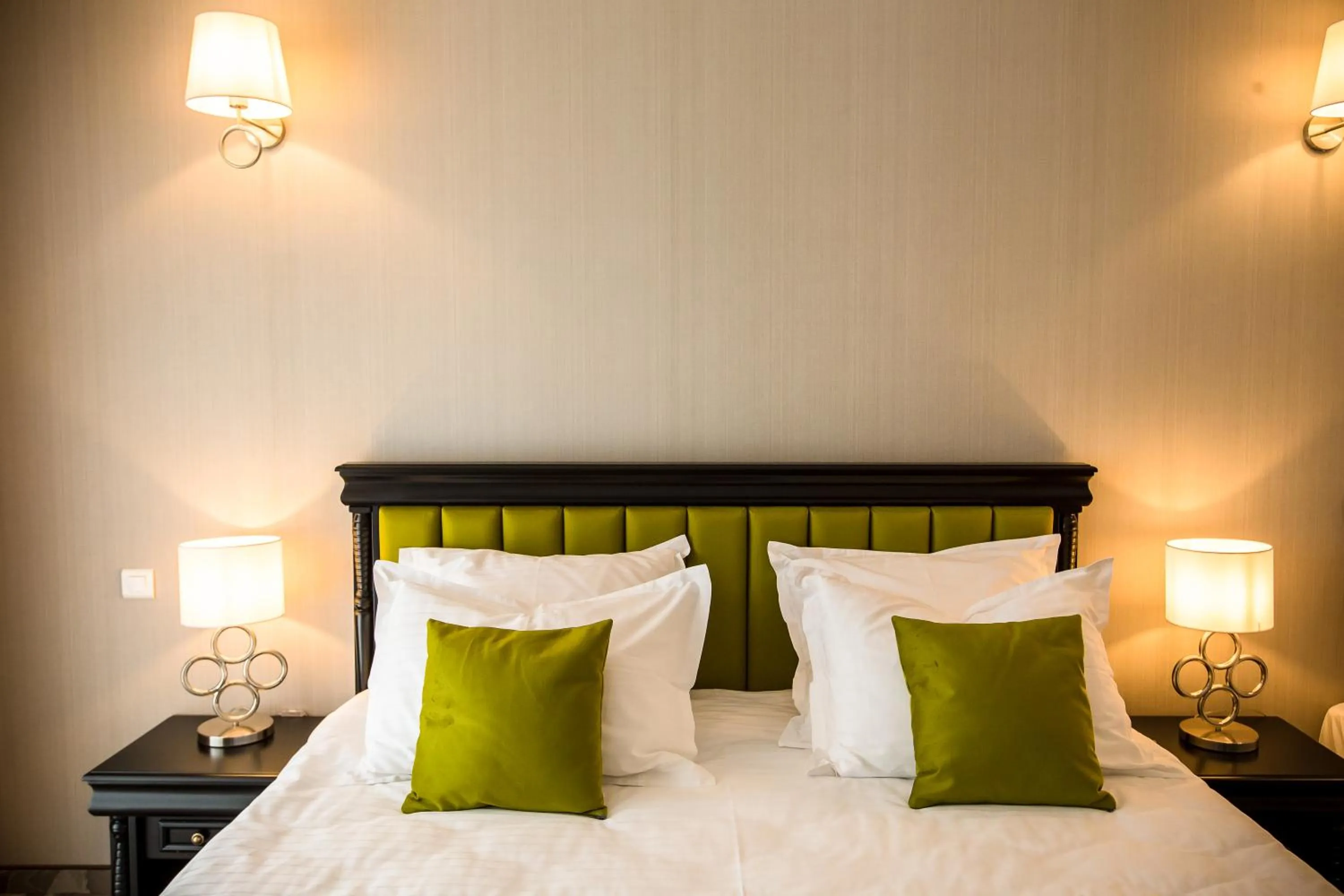 Bed in HOTEL CARPAT INN