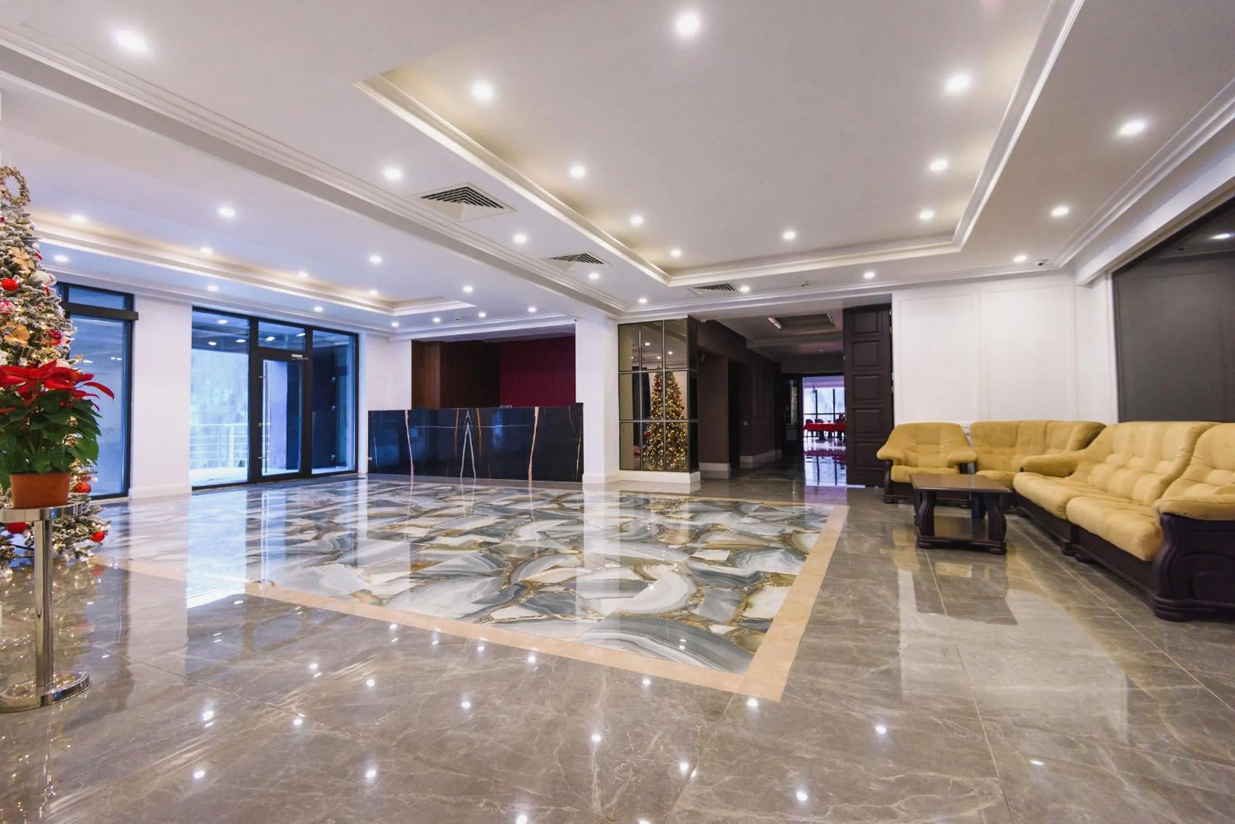 Lobby or reception in HOTEL CARPAT INN