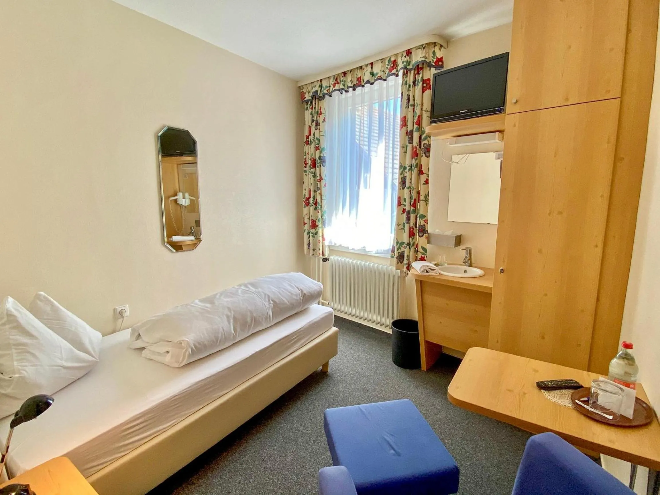 Photo of the whole room, Bed in Schwarzwaldgasthaus Linde