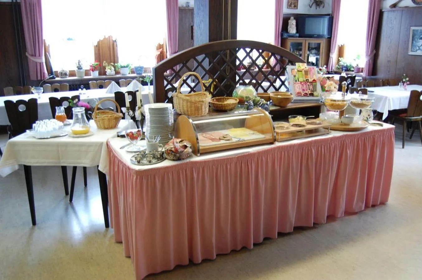 Buffet breakfast in Schwarzwaldgasthaus Linde