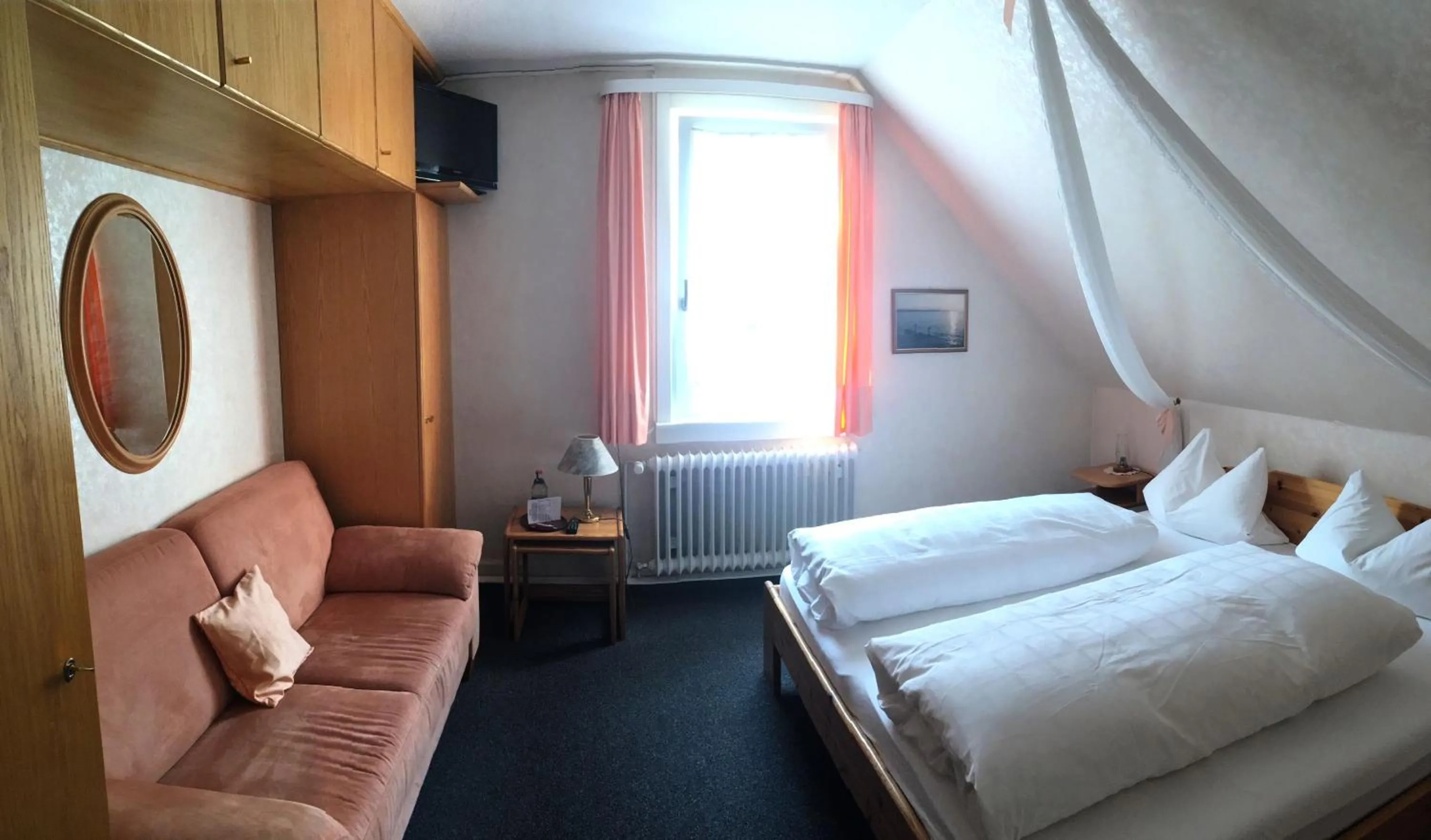 Photo of the whole room, Bed in Schwarzwaldgasthaus Linde