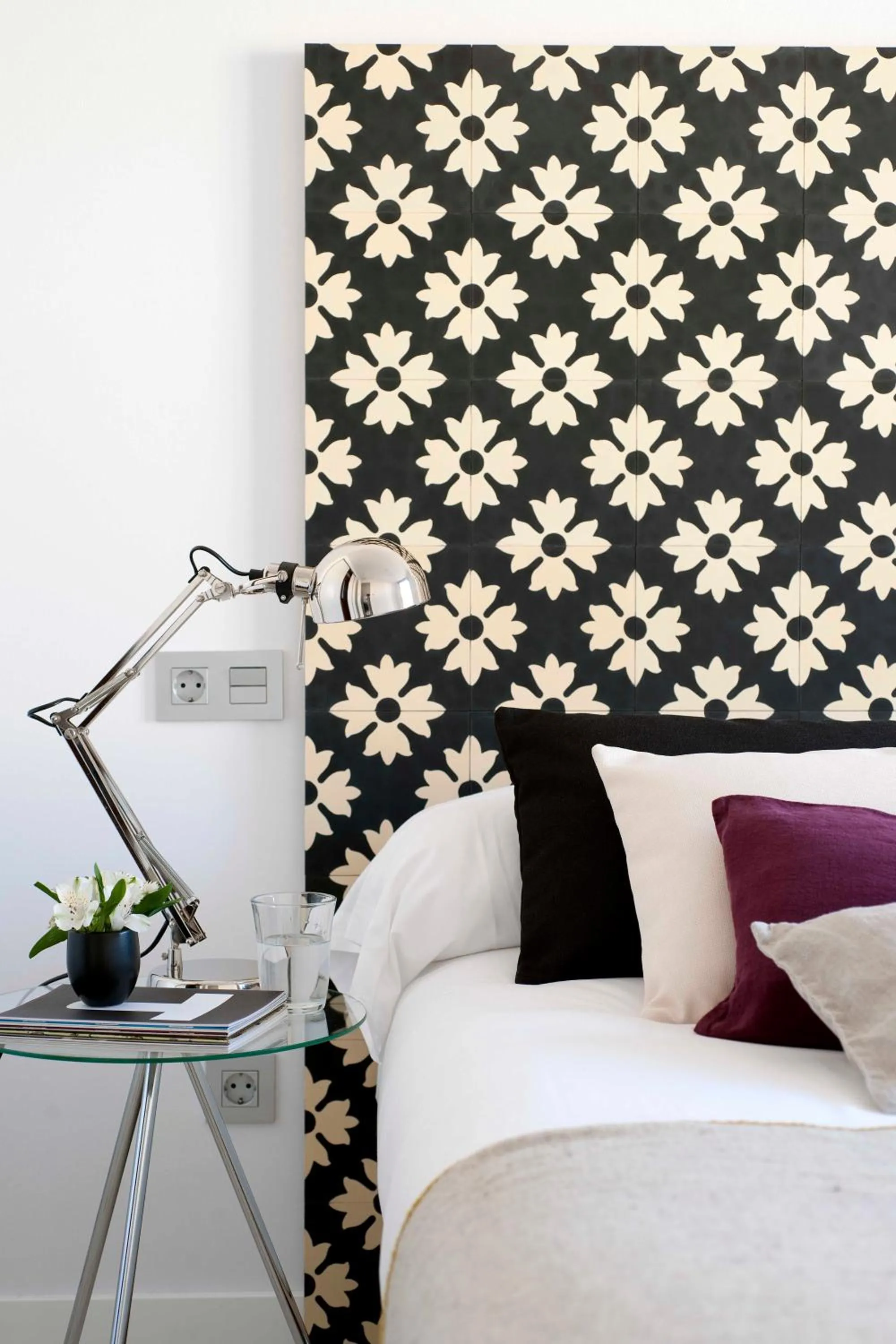 Bed in Eric Vökel Boutique Apartments - Atocha Suites