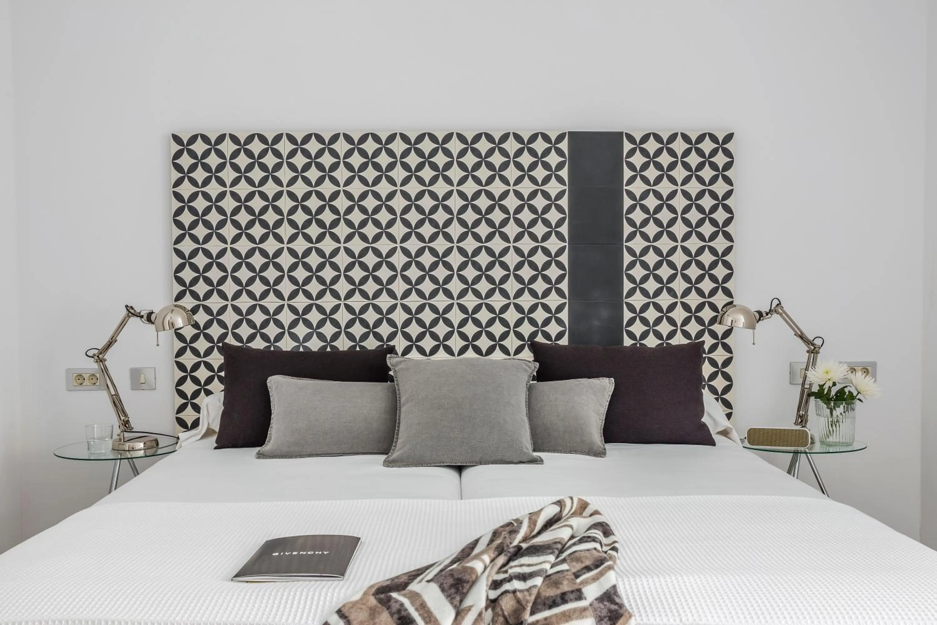 Bed in Eric Vökel Boutique Apartments - Atocha Suites