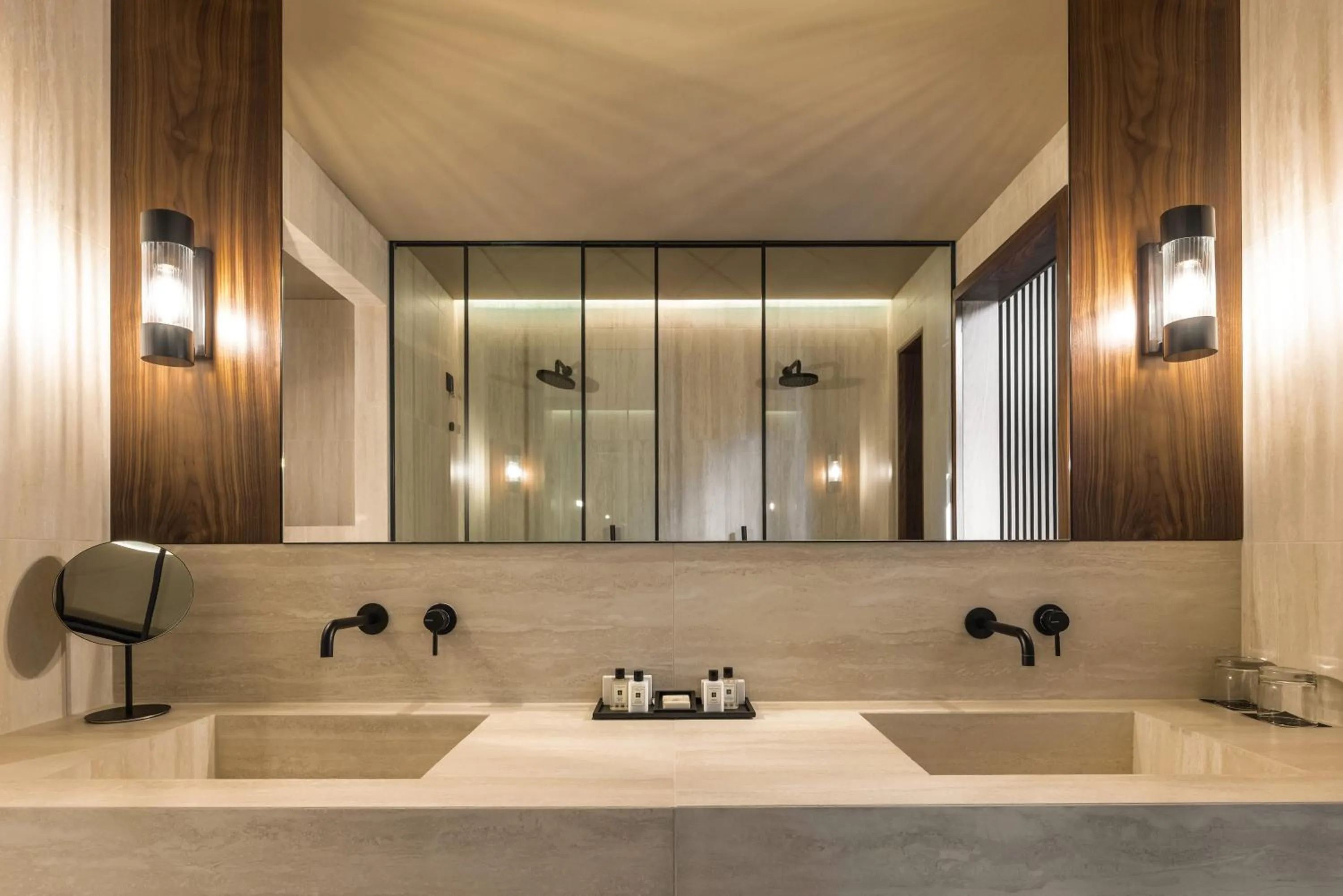 The Lynx Mountain Resort