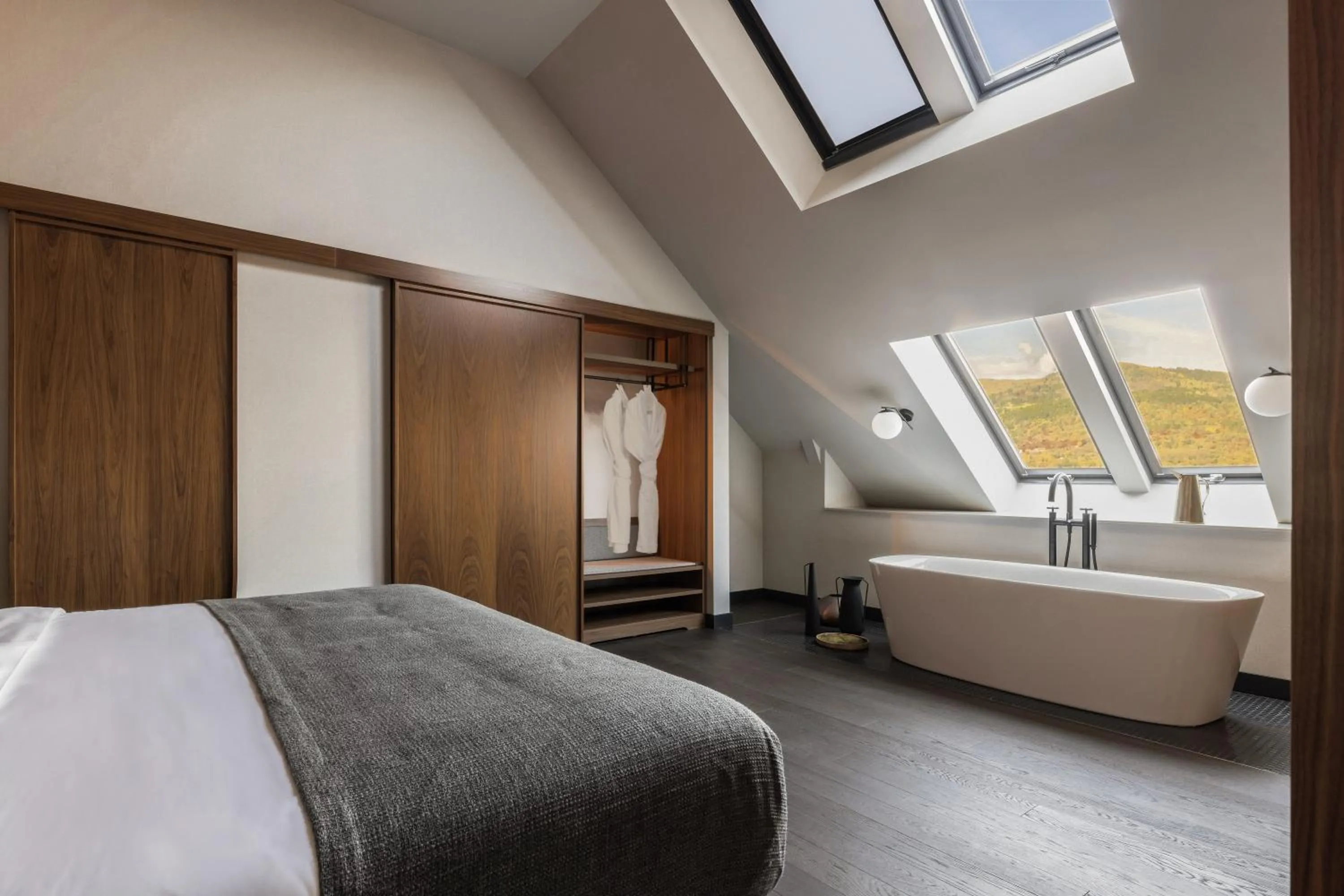 Bed in The Lynx Mountain Resort