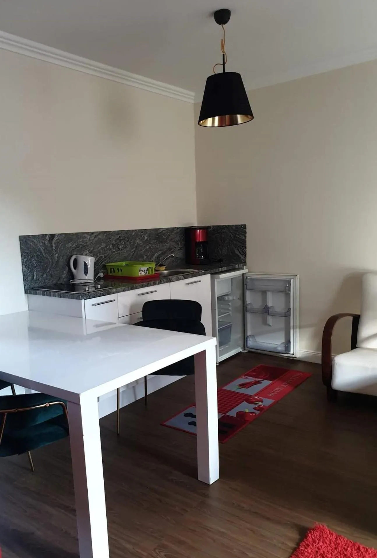 Kitchen or kitchenette in Éjjeli Bagoly Étterem és Panzió