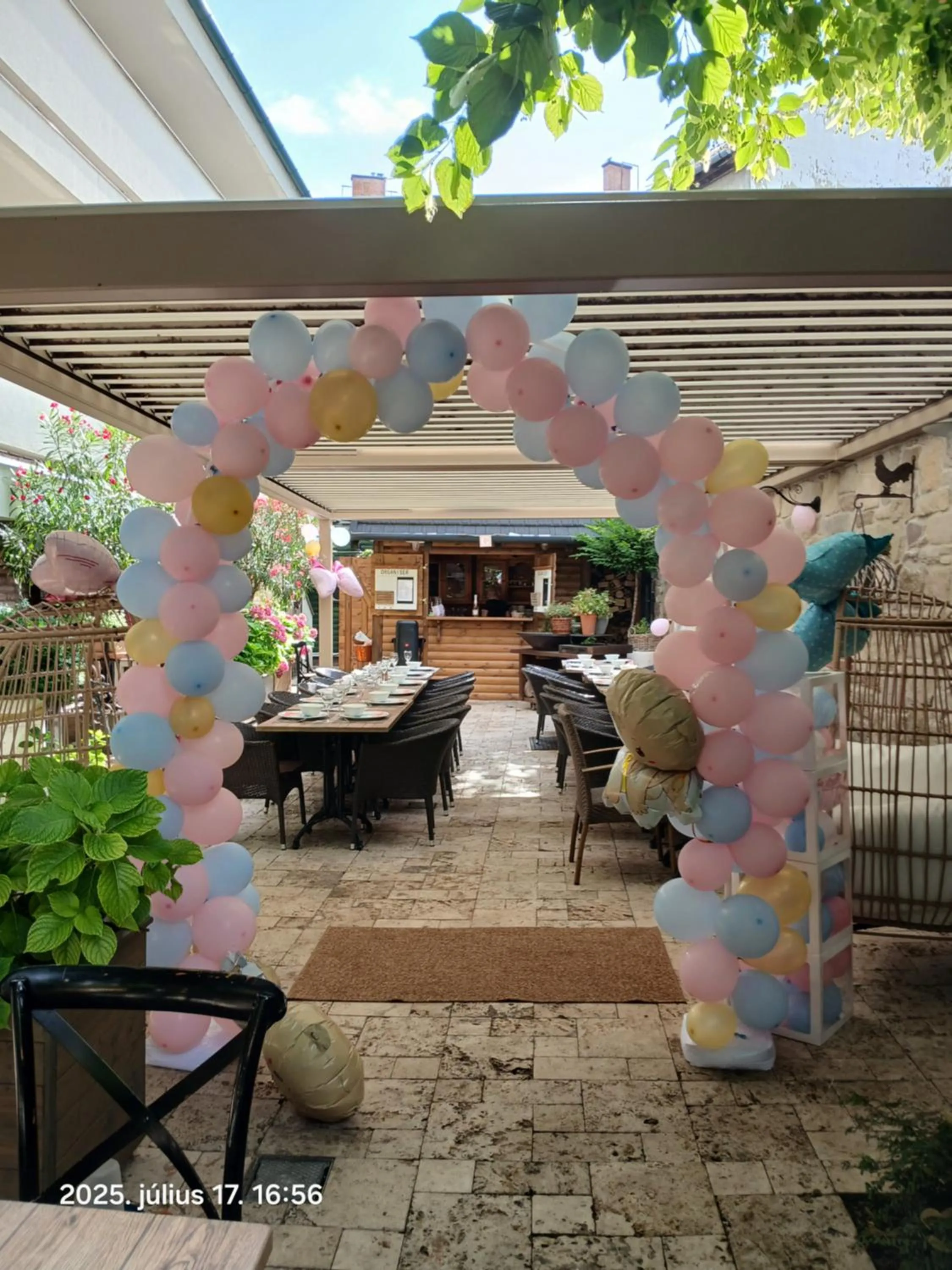 Restaurant/places to eat in Éjjeli Bagoly Étterem és Panzió