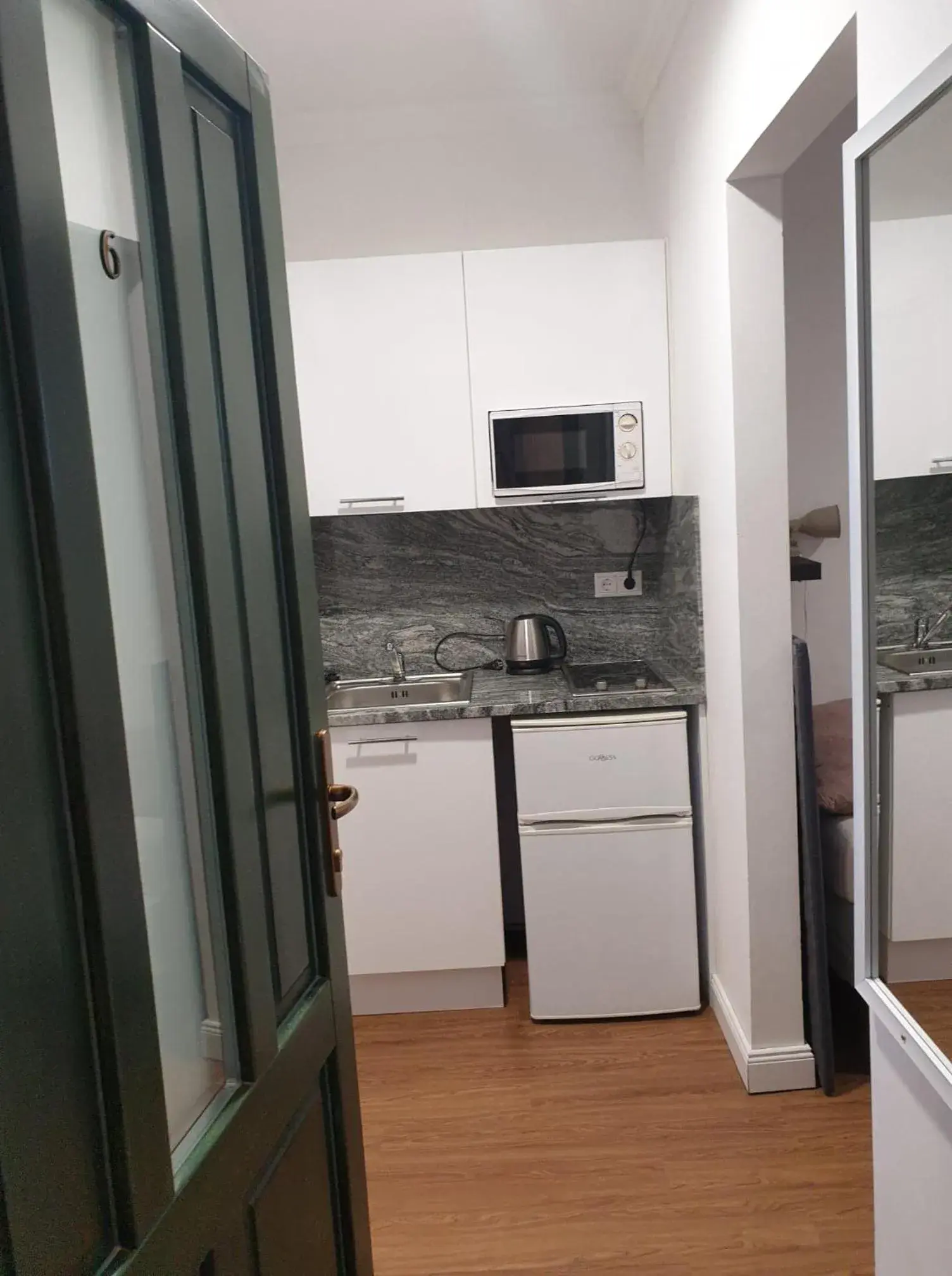 Twin Room with Bathroom - single occupancy in Éjjeli Bagoly Étterem és Panzió Twin Room with Bathroom - single occupancy in Éjjeli Bagoly Étterem és Panzió