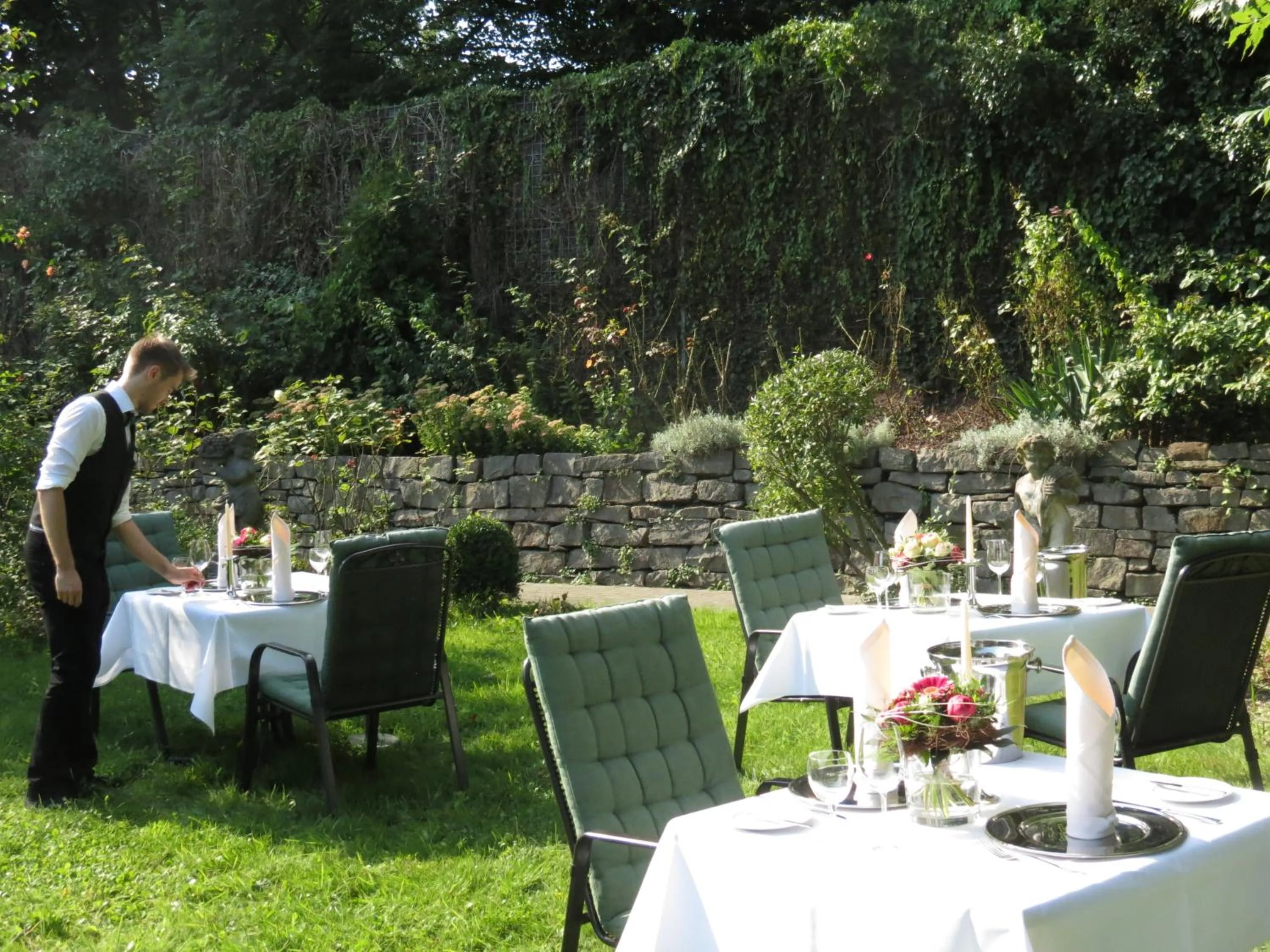 Balcony/Terrace, Restaurant/Places to Eat in Residenz Hotel am Festspielhaus